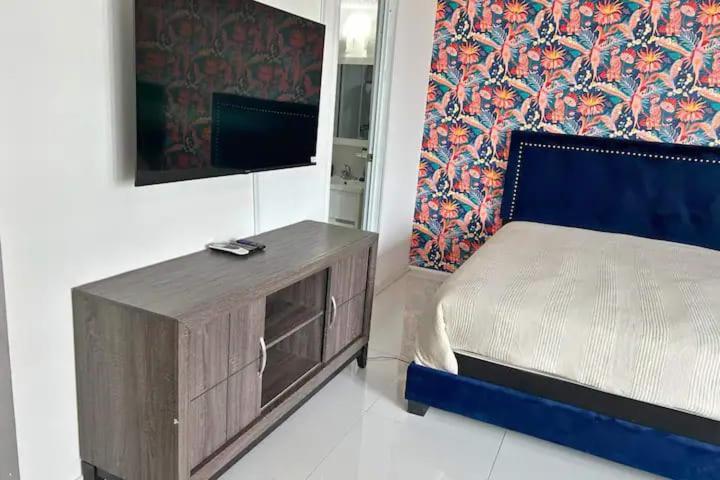 Apartment Cozy 2 Beds In Coral Towers Front *