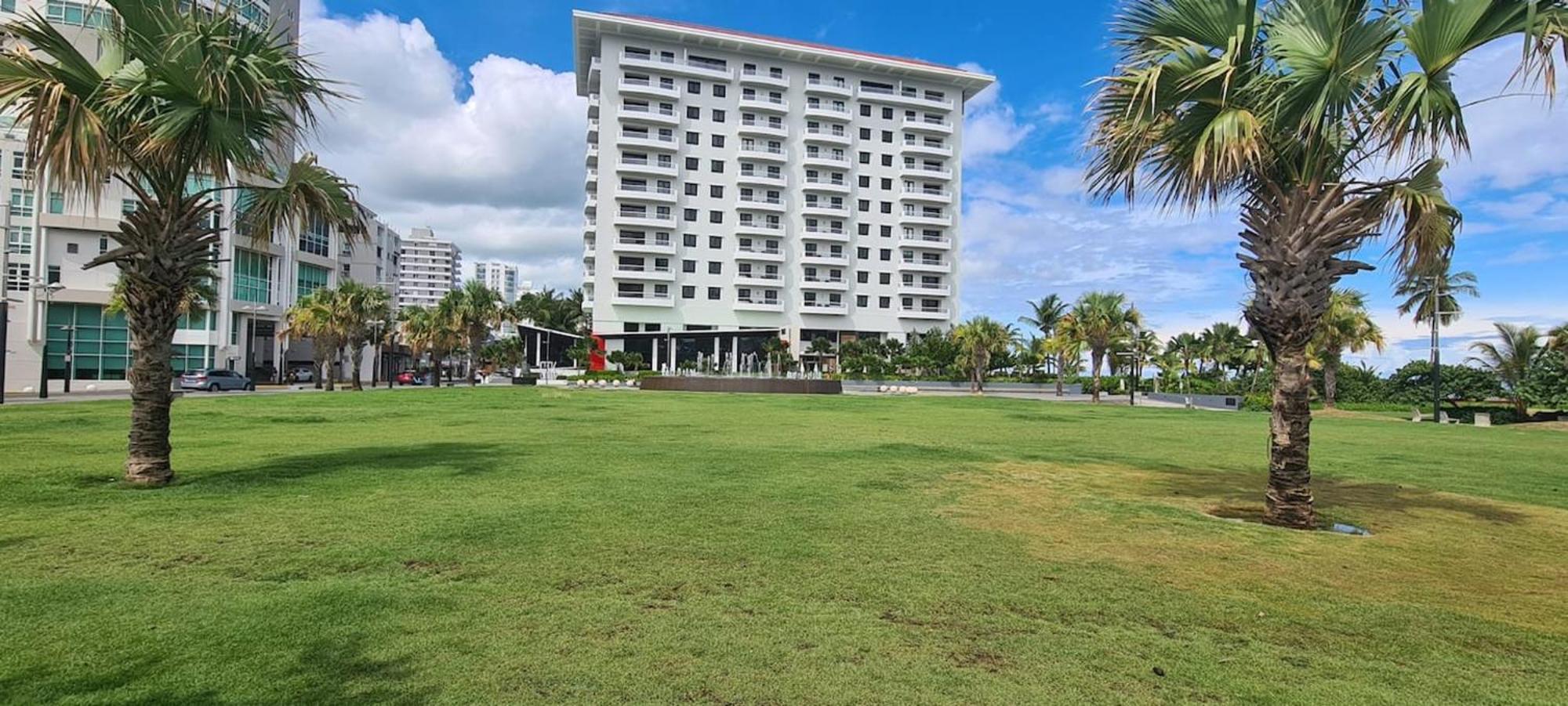 Condado Steps To The Beach, Vanderbilt & La Concha Apartment
