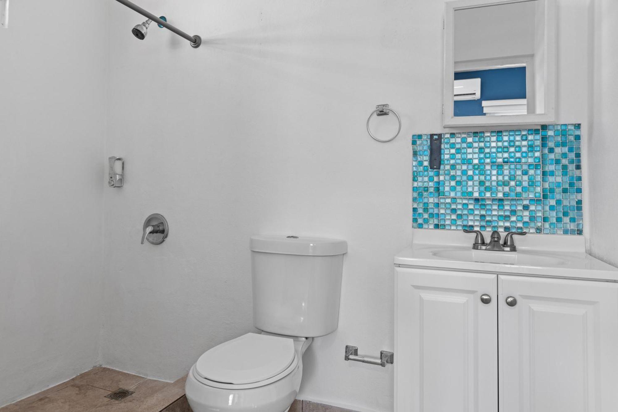 Apartment House With Pool Free Parking