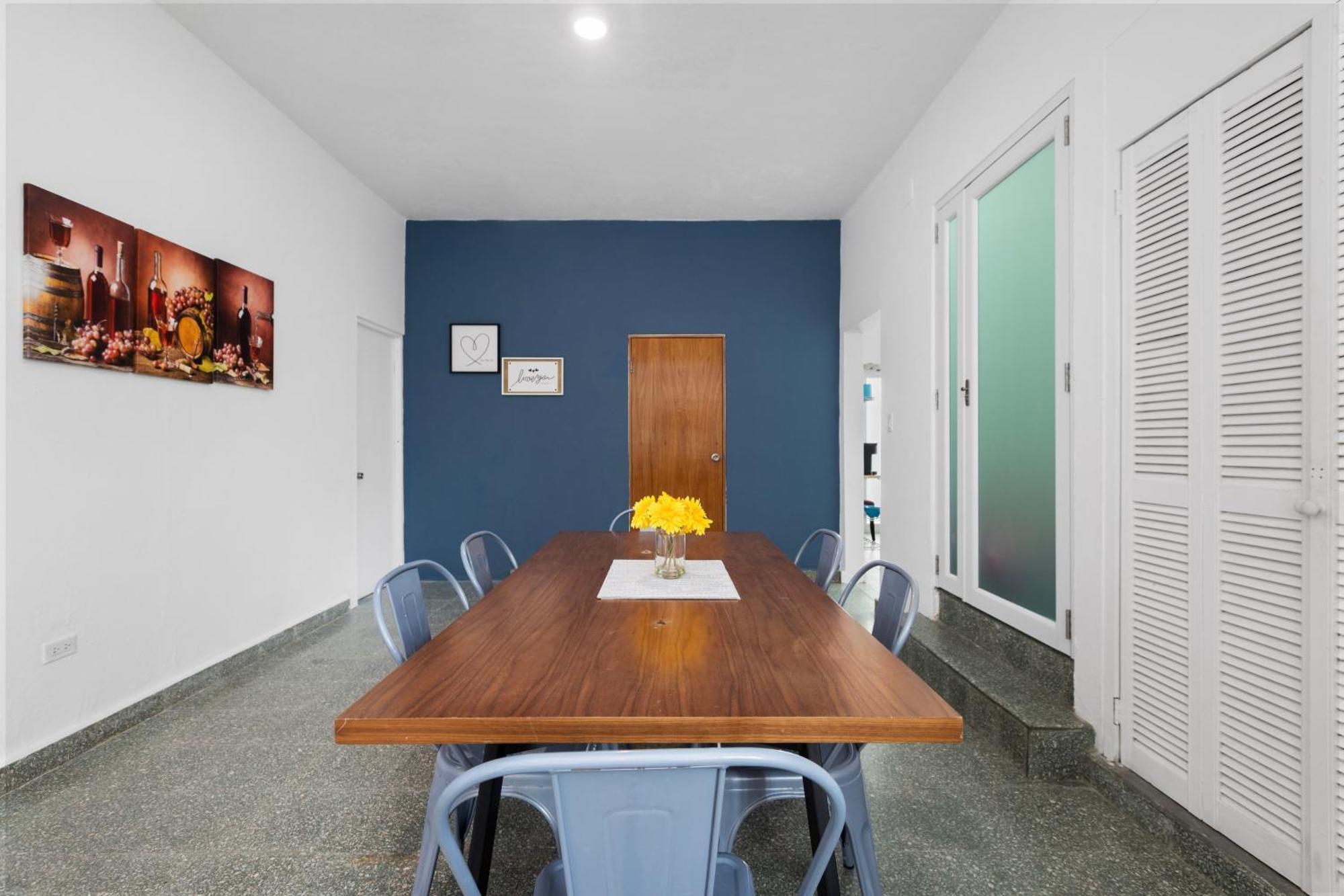 House With Pool Free Parking Apartment