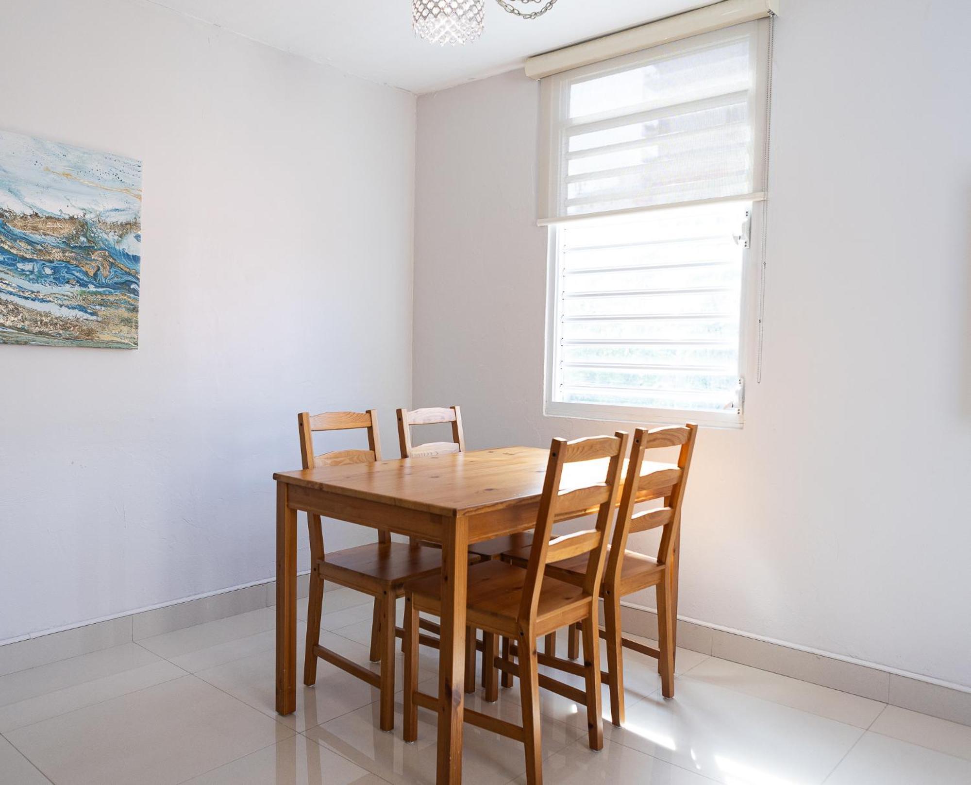 202-beautiful Gem Near The With Free Parking Apartment