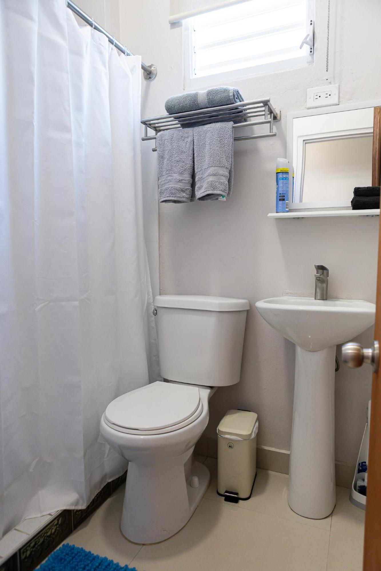 Apartment 202-beautiful Gem Near The With Free Parking *