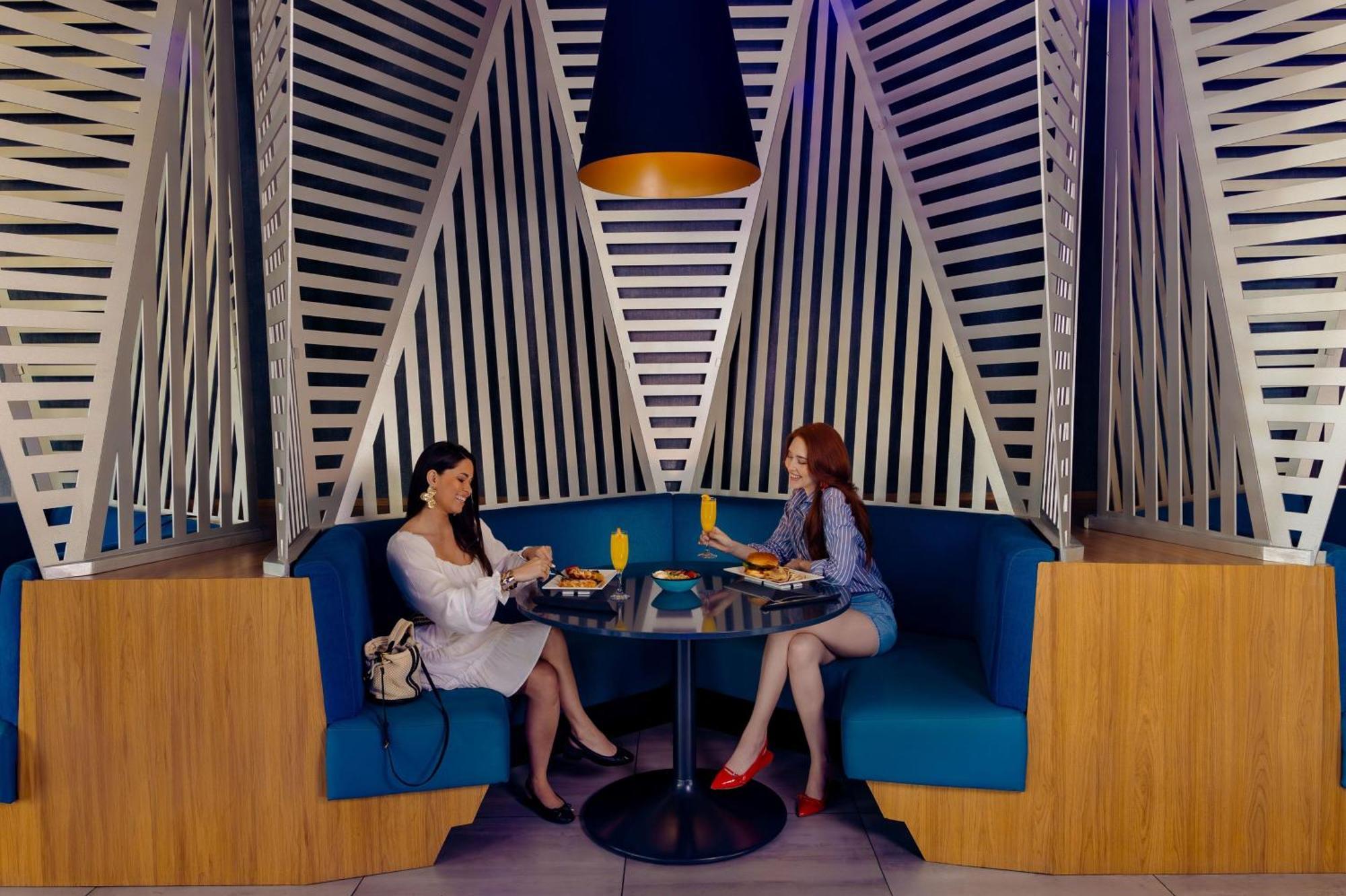 Aloft Hotel 3*