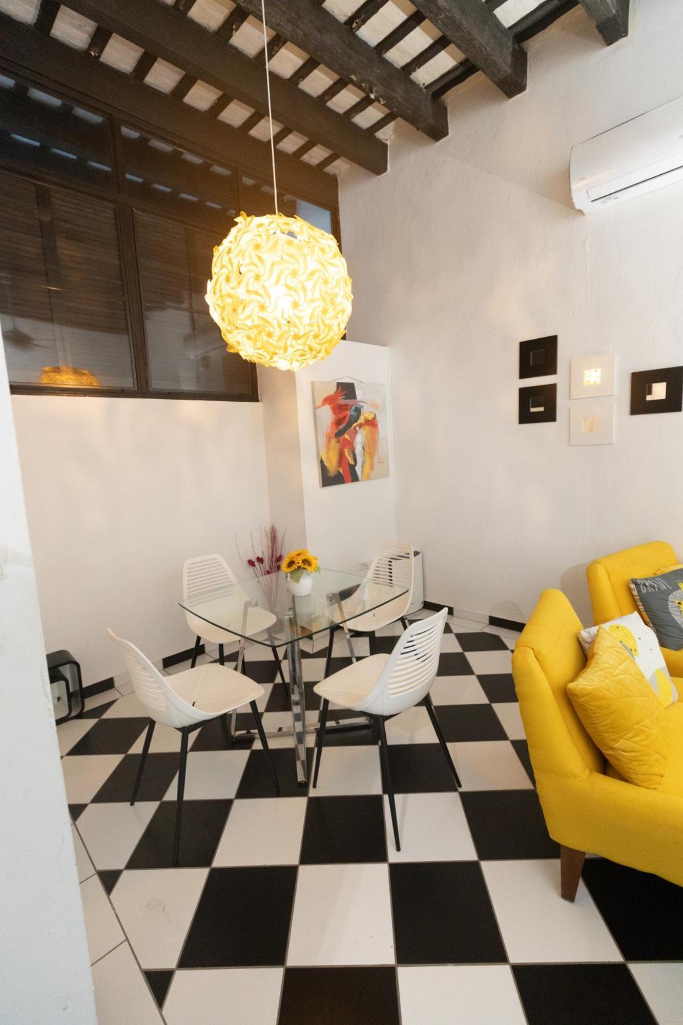 In The Heart Of Old By Otium Apartment *