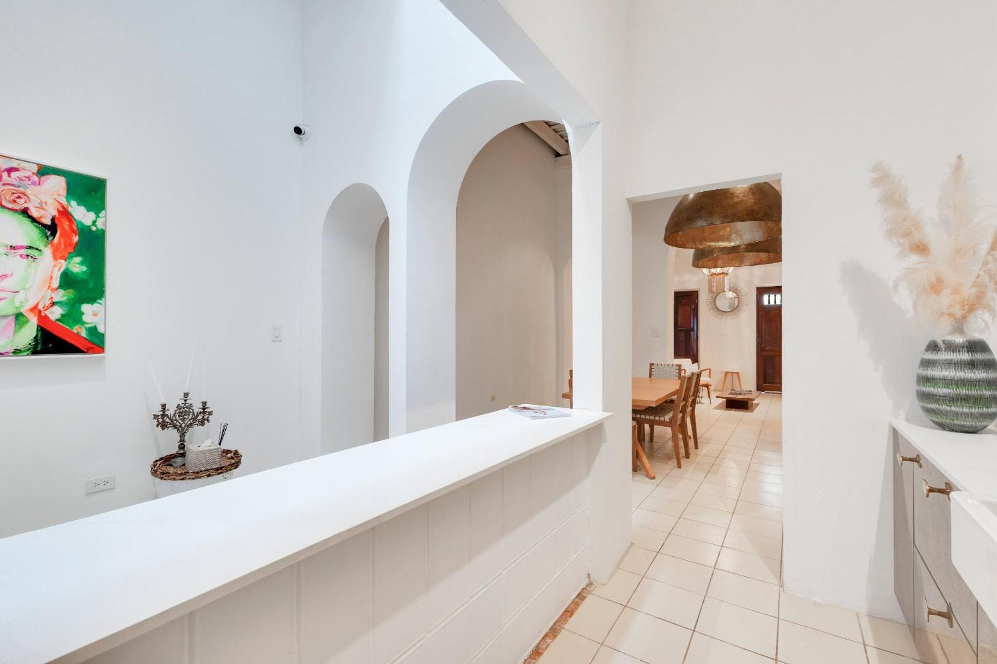 Spacious Colonial Gem With Artistic Flair Old Holiday home