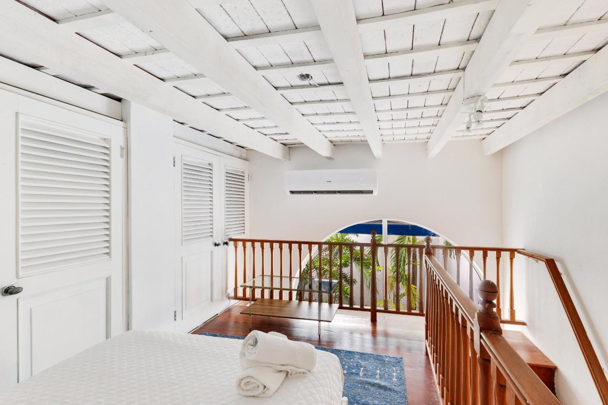 Spacious Colonial Gem With Artistic Flair Old * San Juan