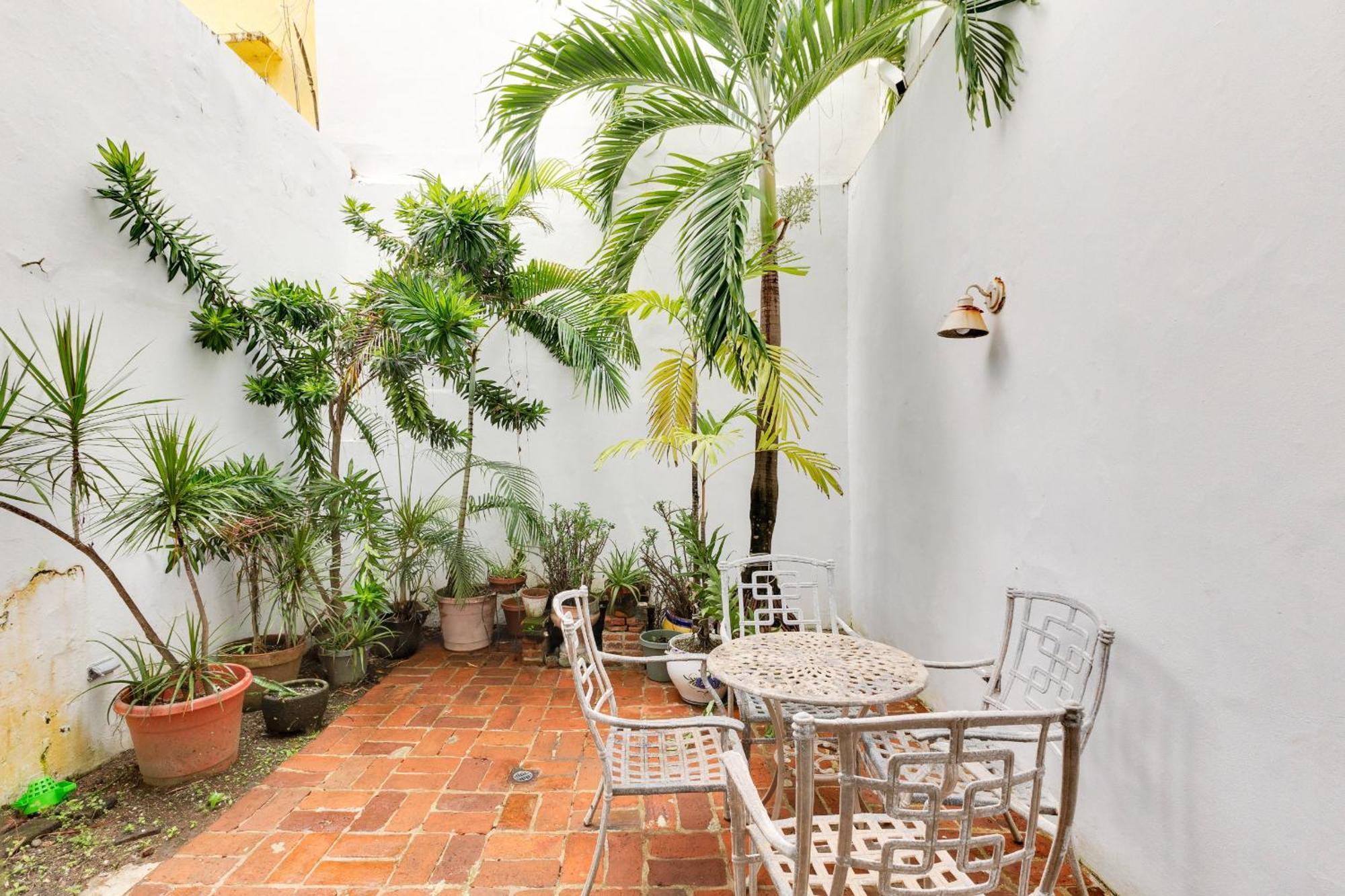 Spacious Colonial Gem With Artistic Flair Old * San Juan