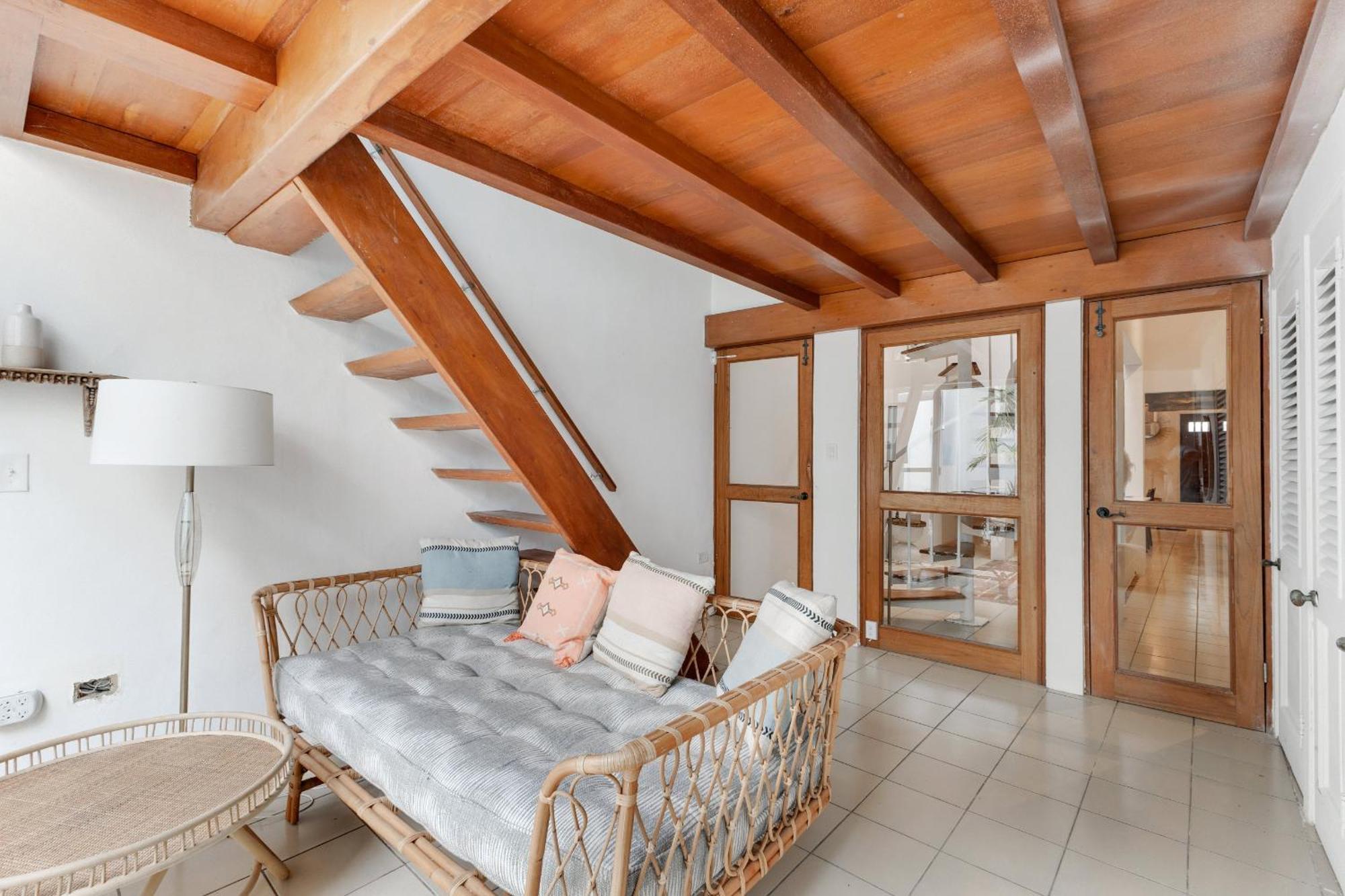 Spacious Colonial Gem With Artistic Flair Old Holiday home San Juan