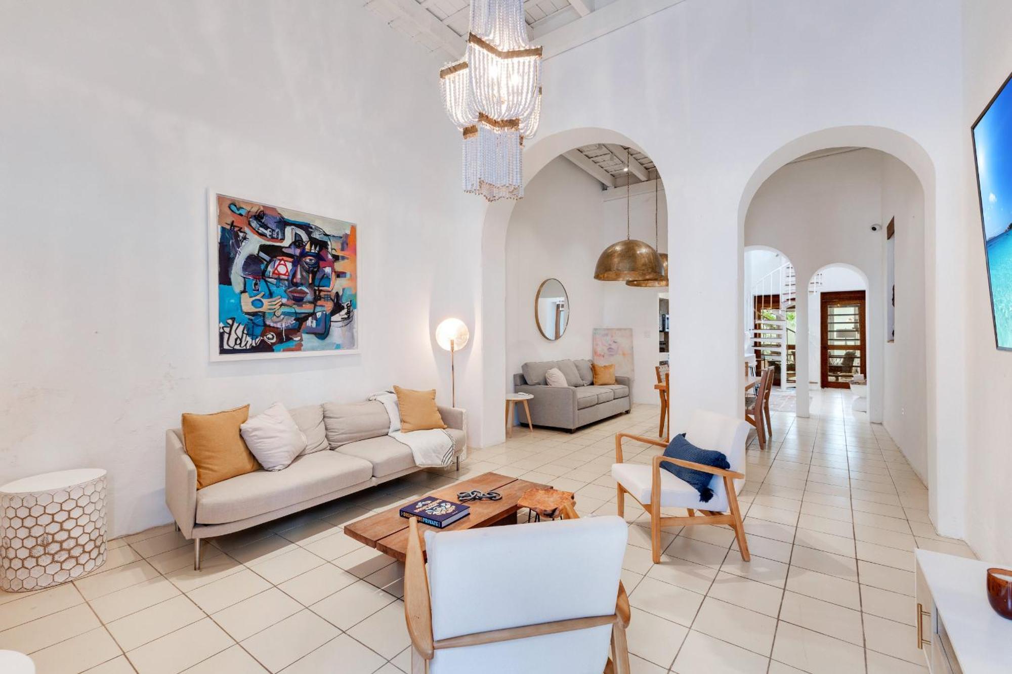 Spacious Colonial Gem With Artistic Flair Old * San Juan