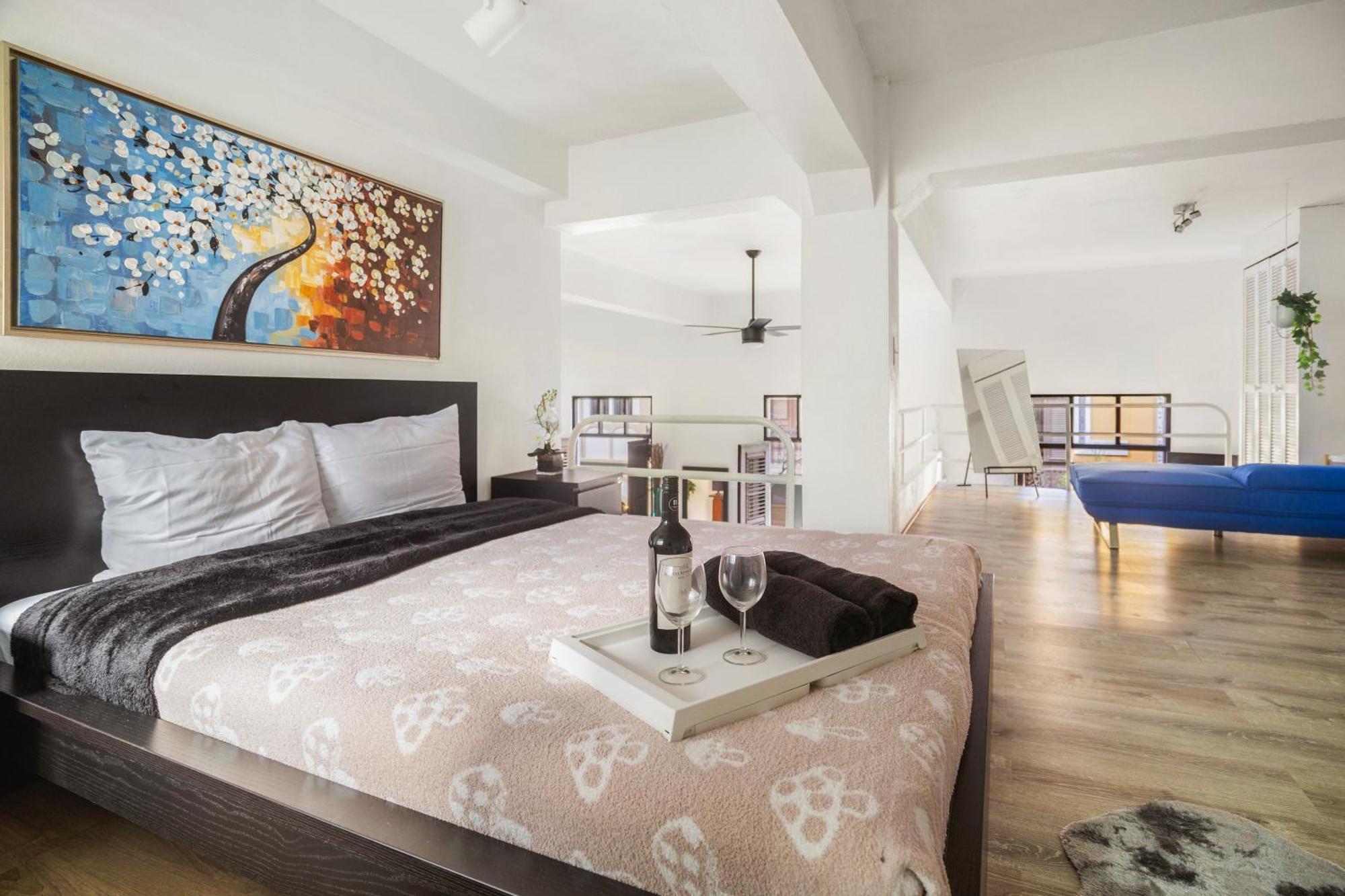 Old Penthouse Historic *