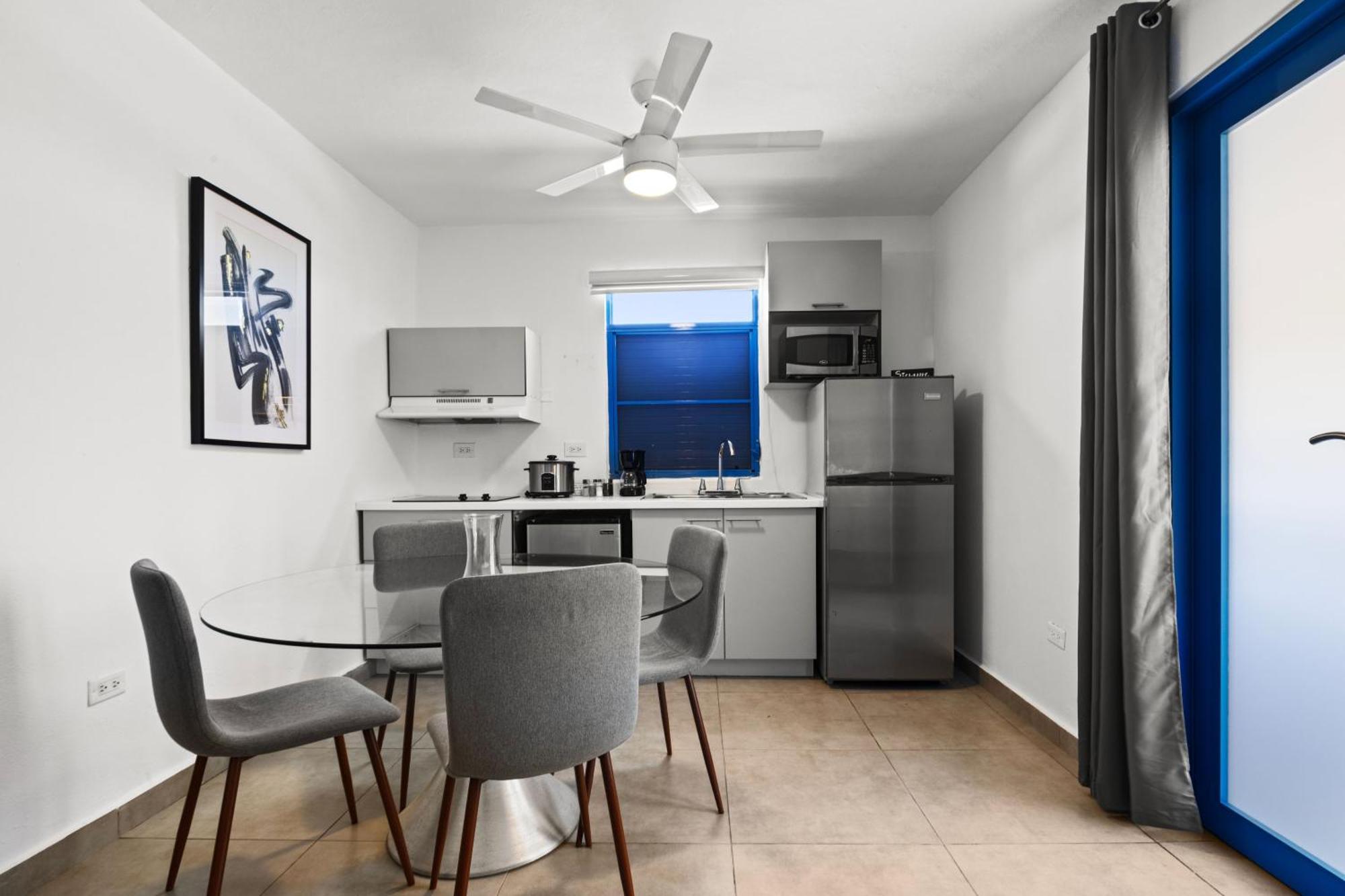 City-view Balcony One-bedroom Ph 4 Guests Mm6 Apartment *