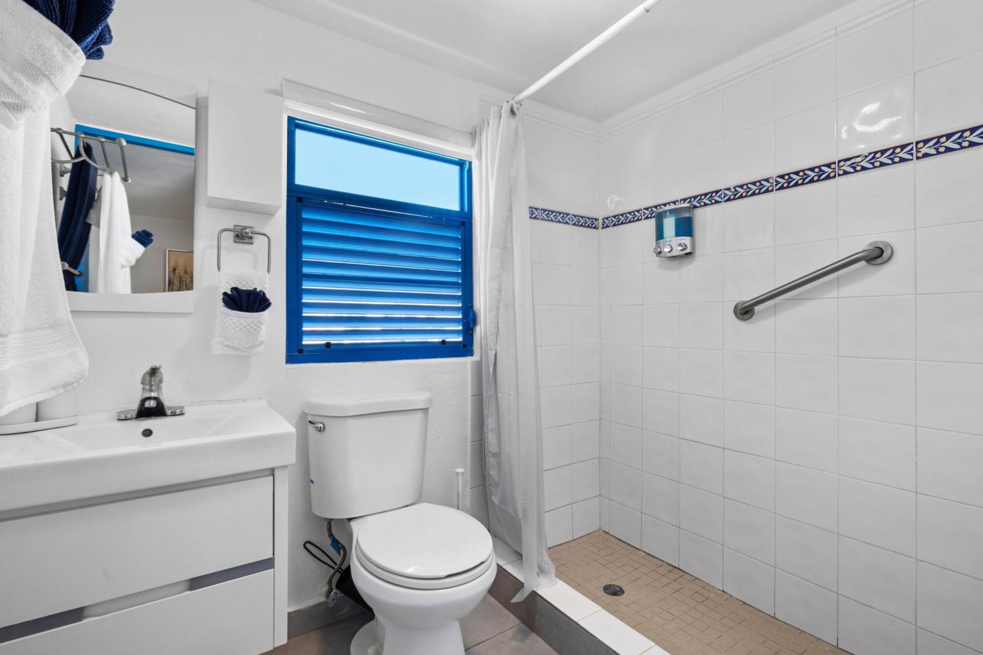 City-view Balcony One-bedroom Ph 4 Guests Mm6