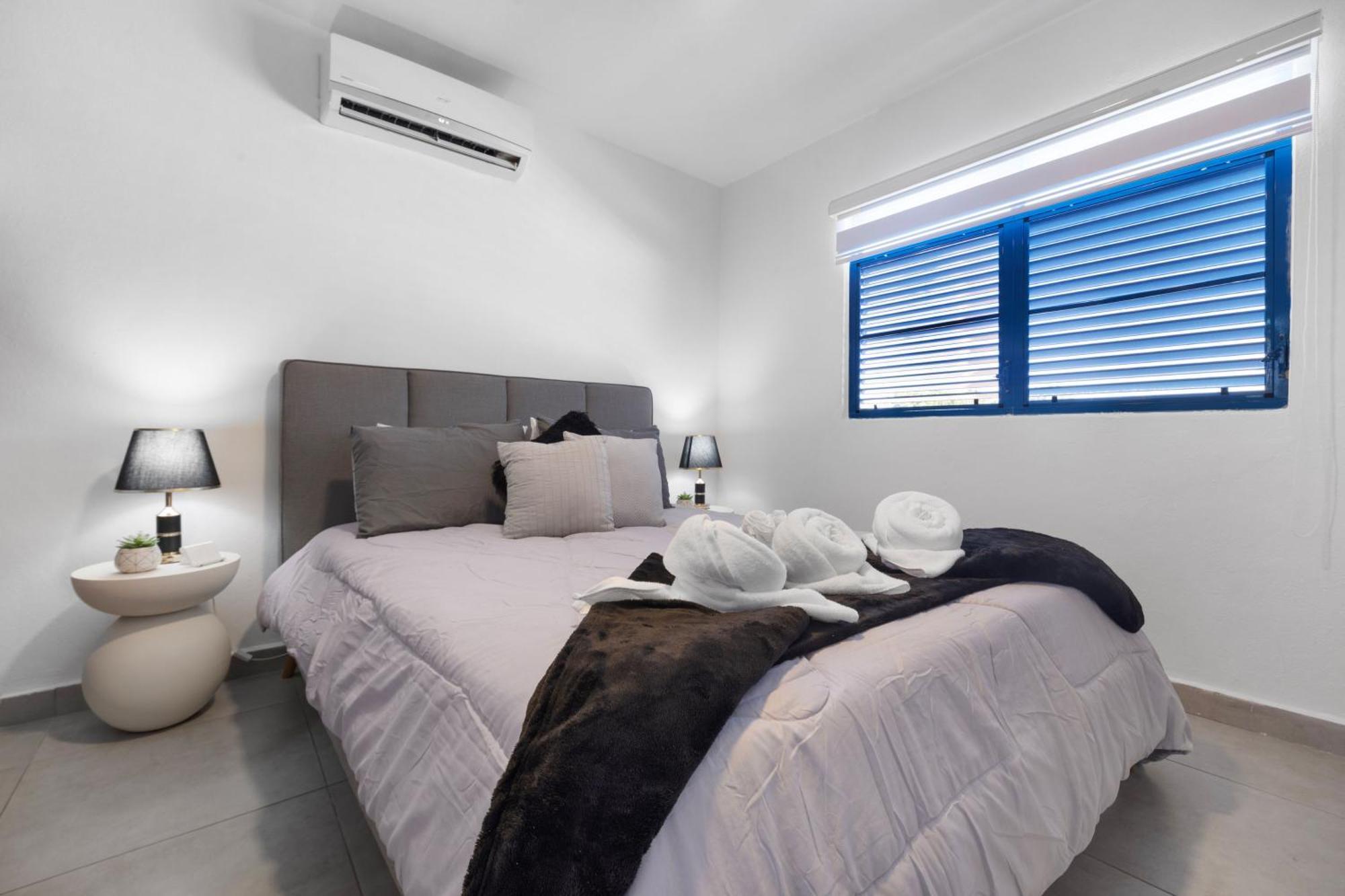 City-view Balcony One-bedroom Ph 4 Guests Mm6 Apartment