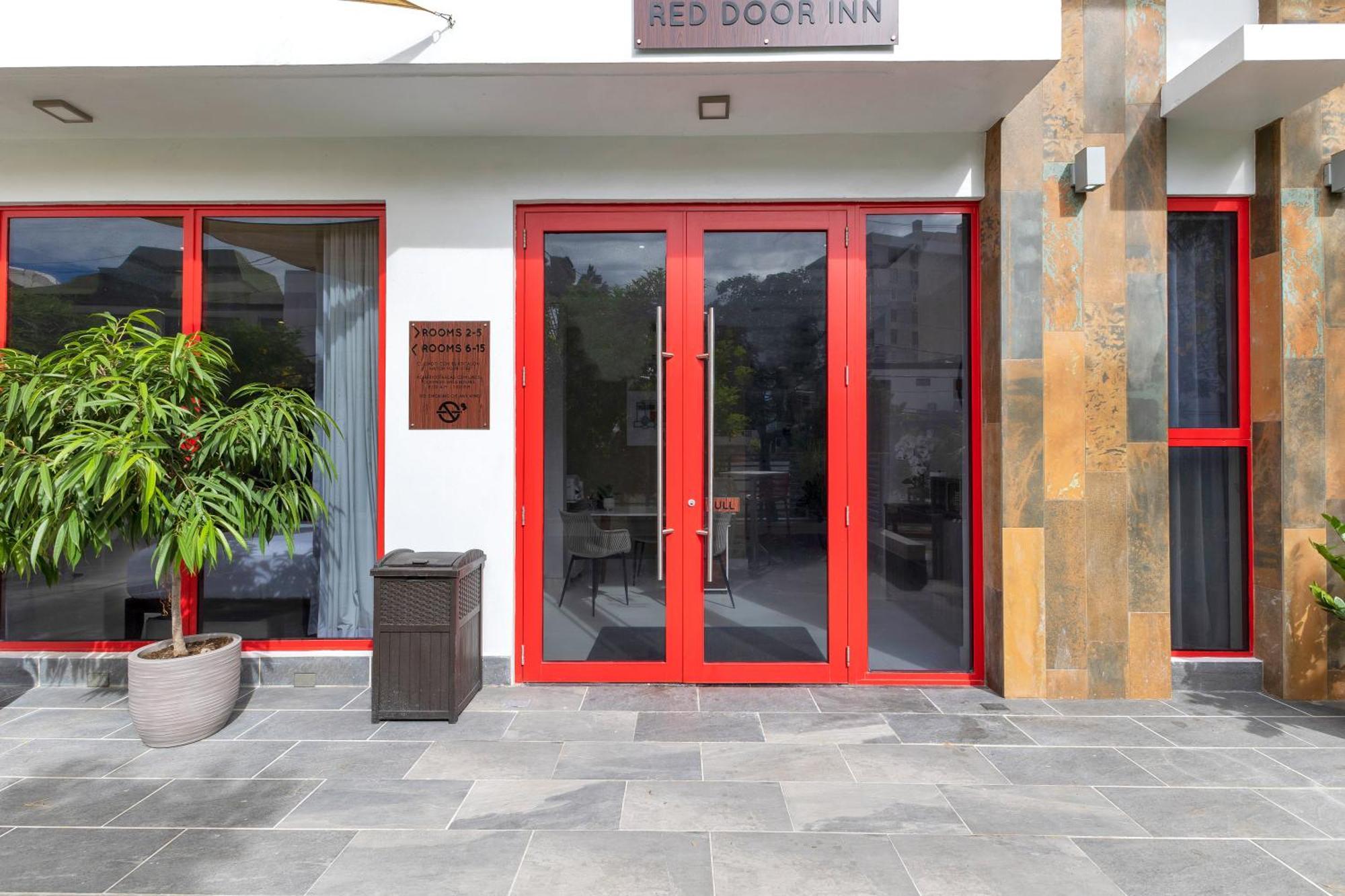 Red Door Inn *