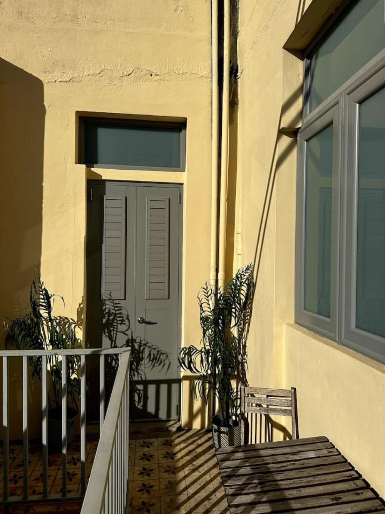 Beautiful Apt. In Nd1 Apartment