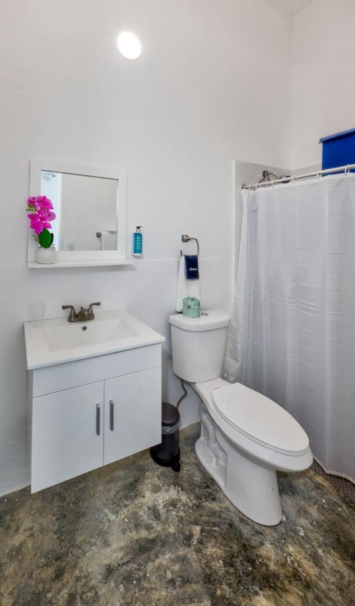 Colonial Charm 1bedroom Gem In Old Cp1 *