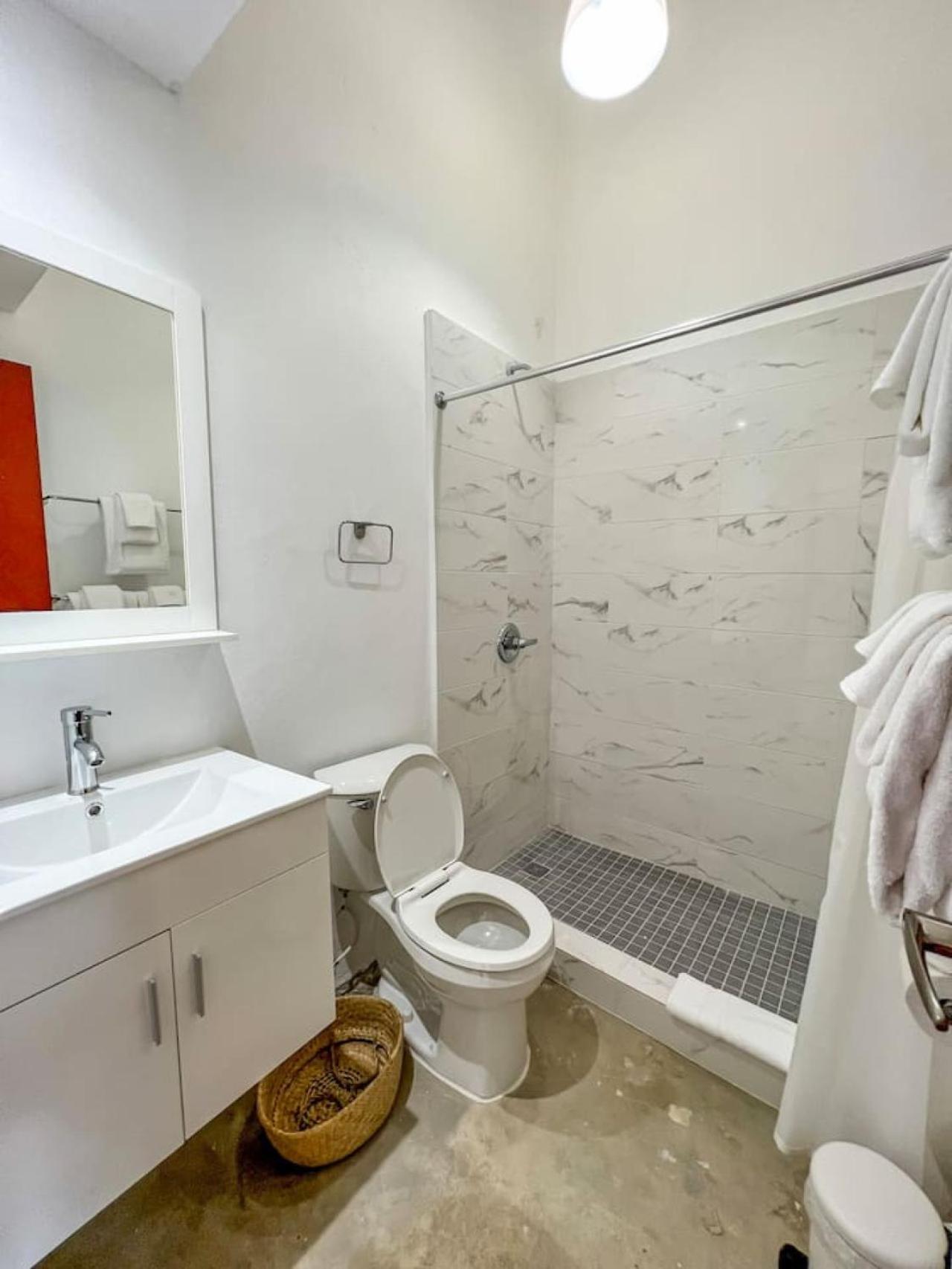 Beautiful Apt. In Nd.5