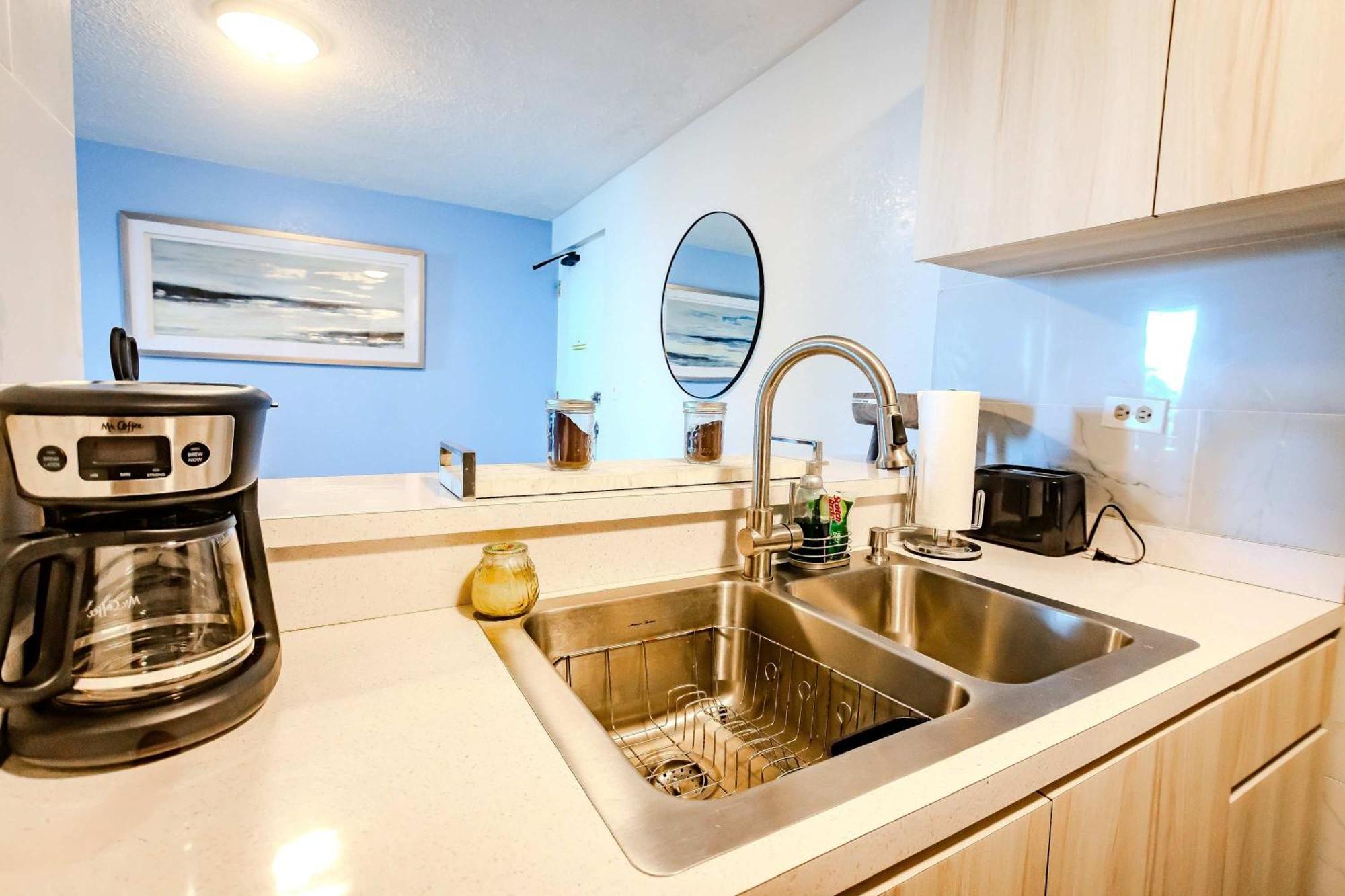 Sunset Paradise Cozy Beachfront Escape - Isla * San Juan