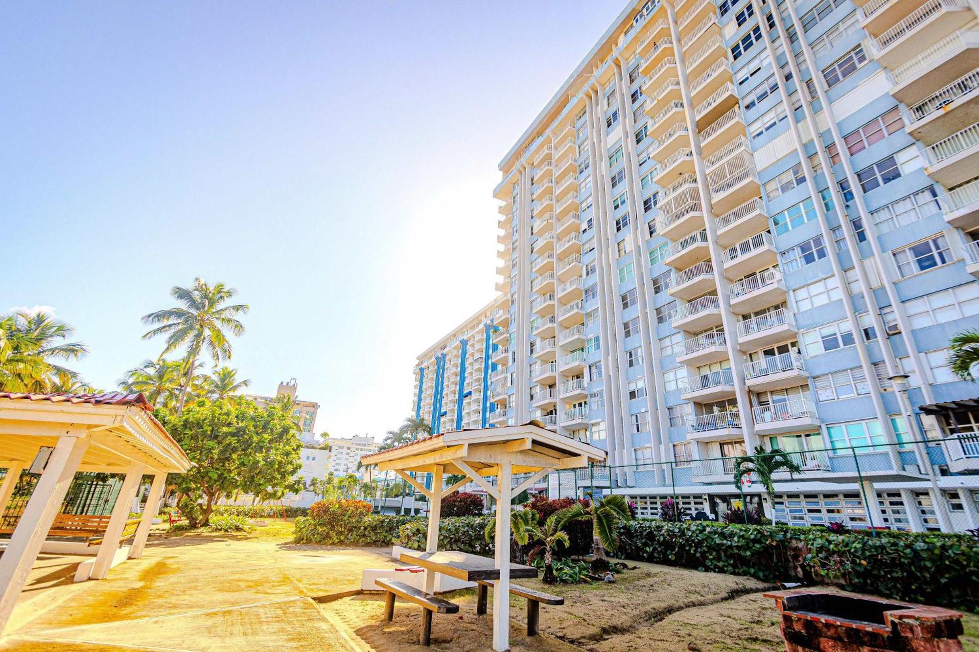 Sunset Paradise Cozy Beachfront Escape - Isla San Juan