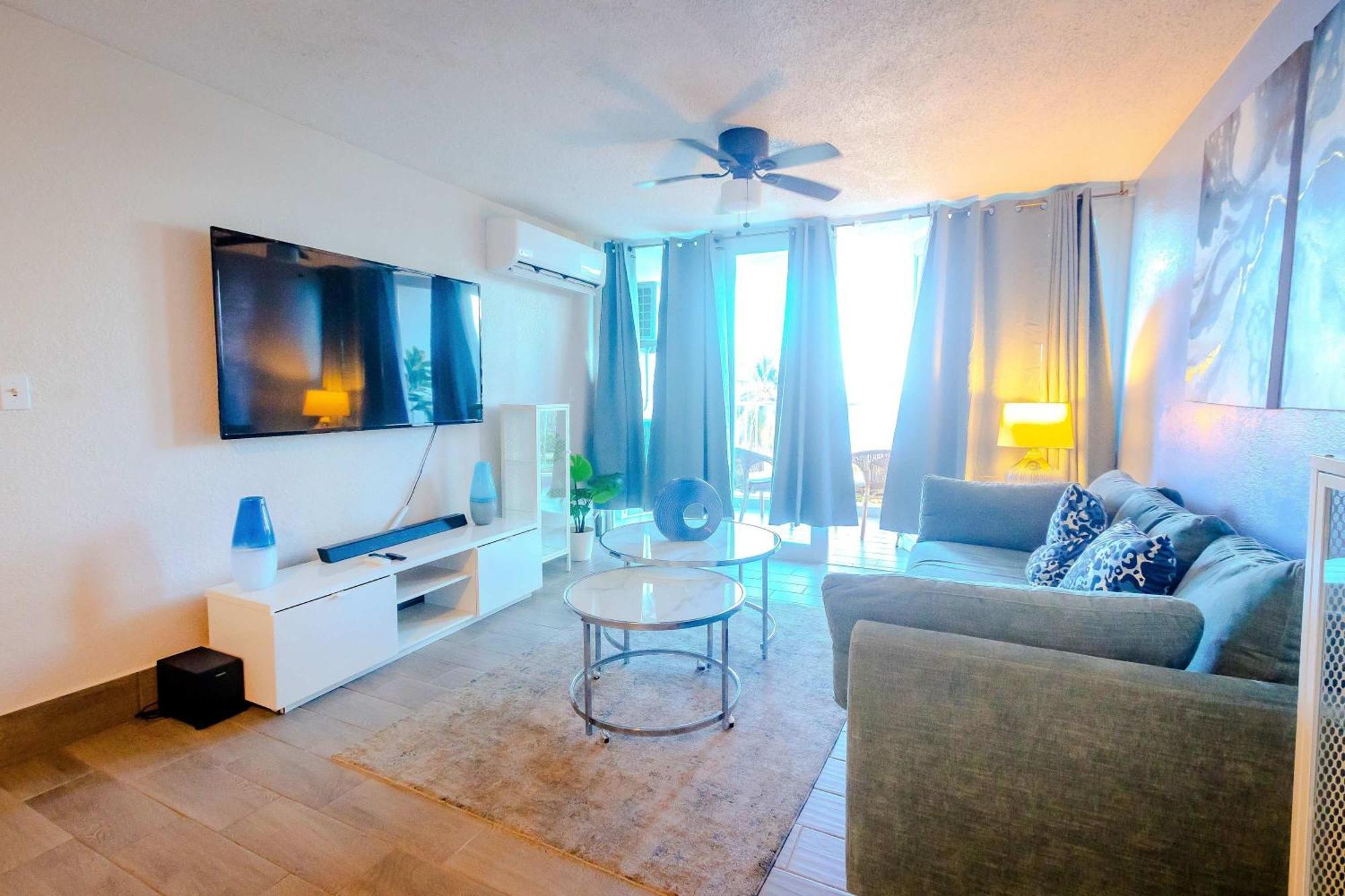 Sunset Paradise Cozy Beachfront Escape - Isla San Juan
