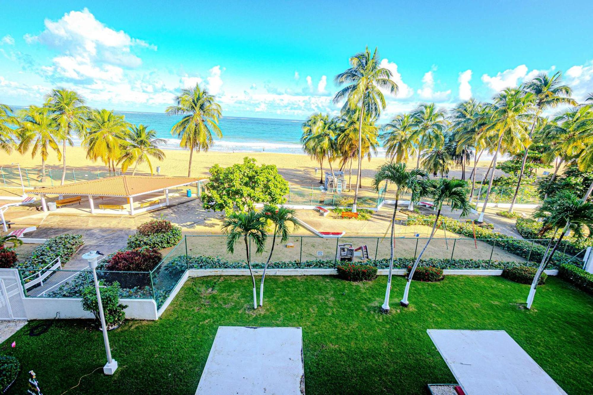 Sunset Paradise Cozy Beachfront Escape - Isla *