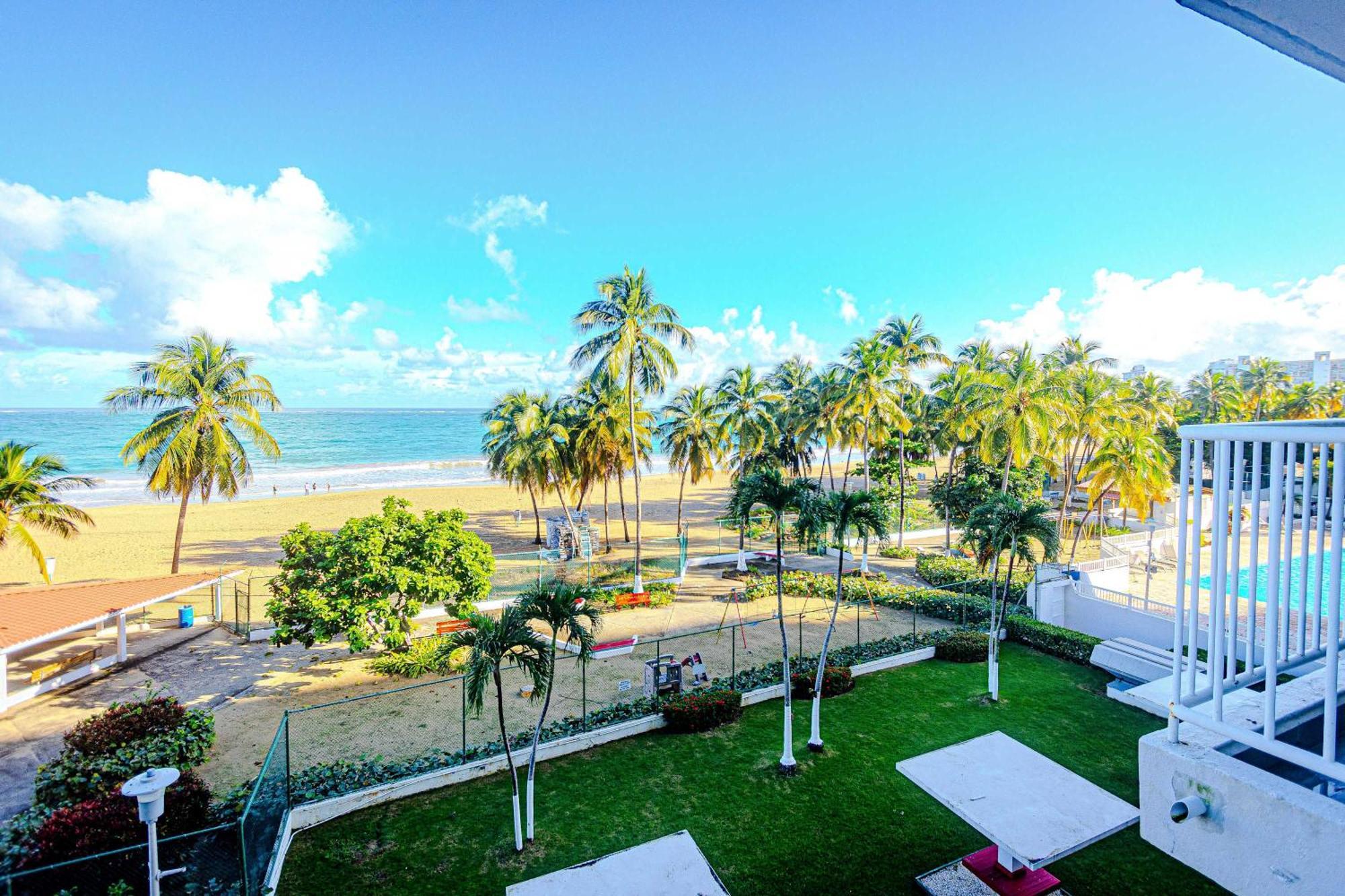 Apartment Sunset Paradise Cozy Beachfront Escape - Isla San Juan