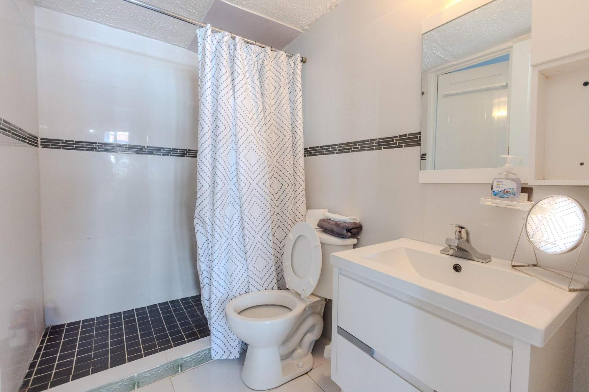 Steps From Foxwoods And Front Bliss- 24hrs Of Food And Fun Apartment *