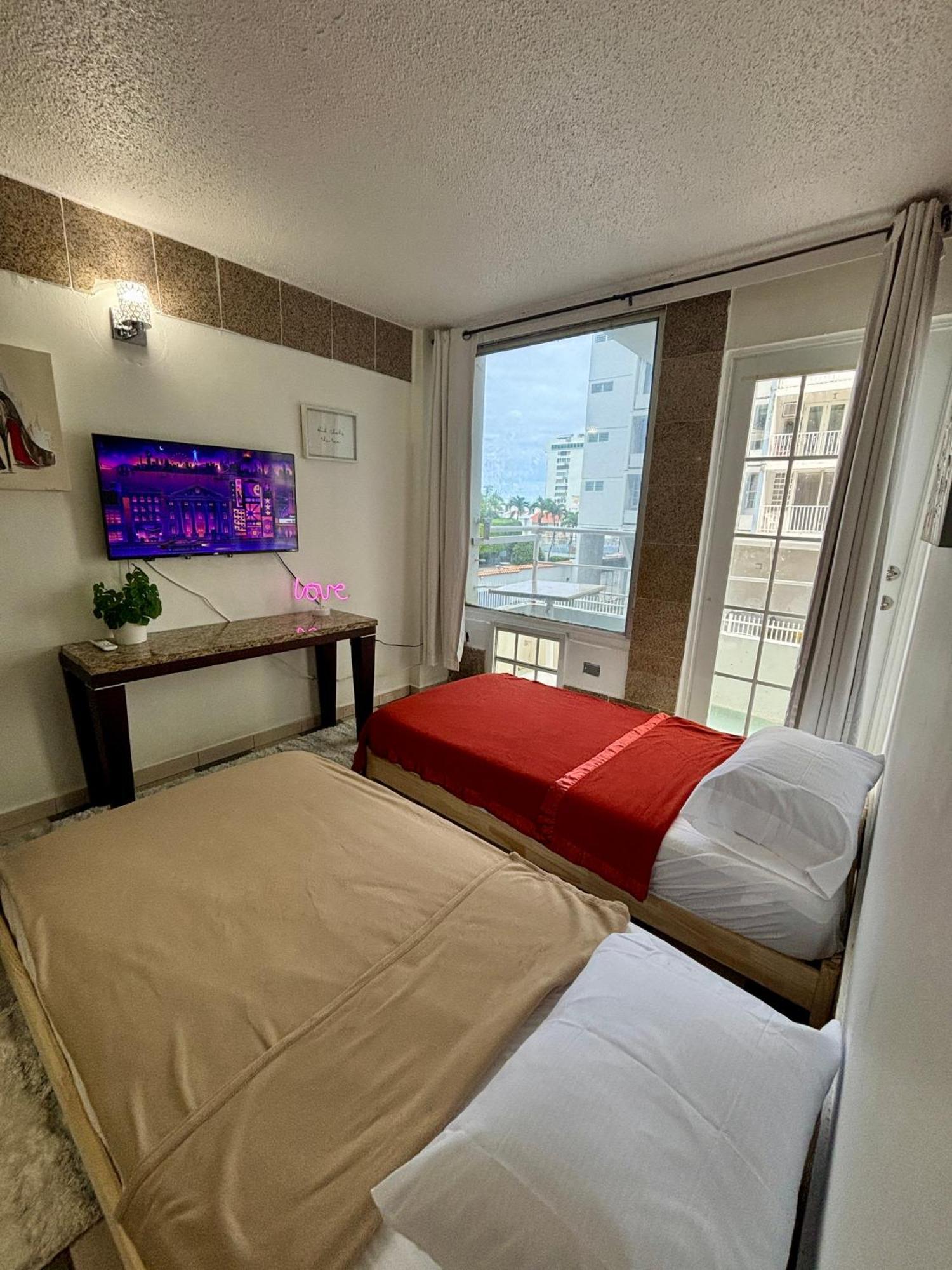 Downtown Isla Luxe With Pool Apartment