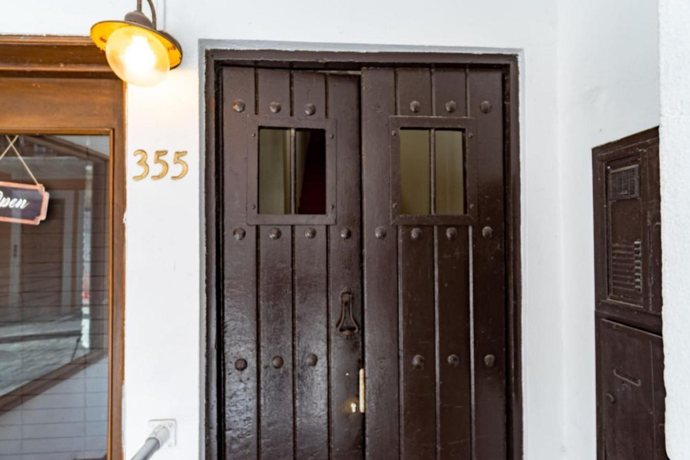 Modern 2-br Apt. In Historic Old *