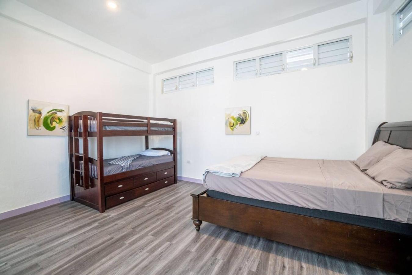 Modern 2 3-bedroom - 10 Guests In Historic Old Apartment *