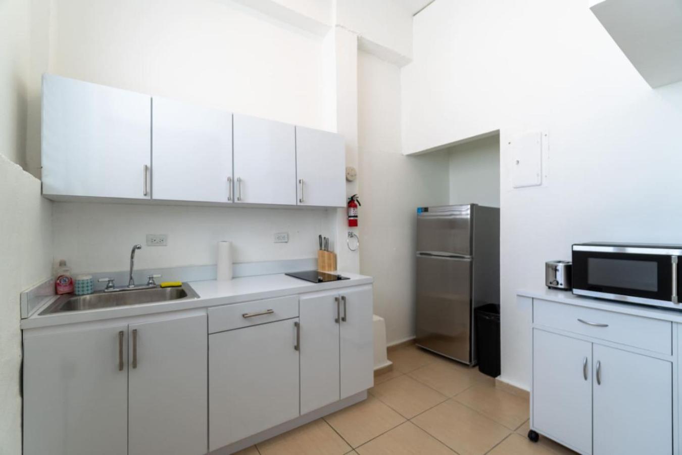 Modern 2 3-bedroom - 10 Guests In Historic Old Apartment *
