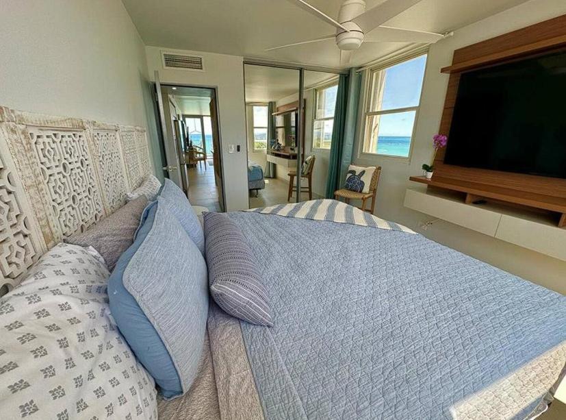 Fully Remodeled 3-bedroom 2 Full Baths ! On Whtsapp ! Check The Number From The Photos! !