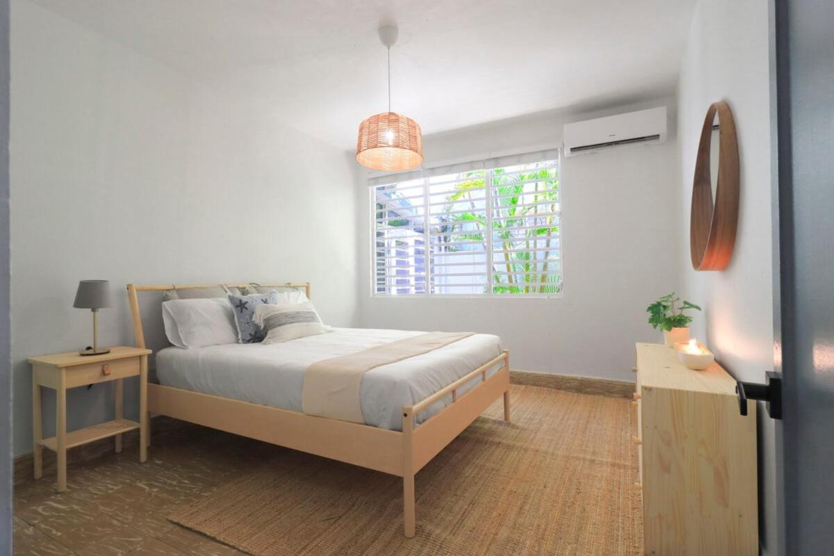 Casa Del Mar Beach Front Oasis Apartment
