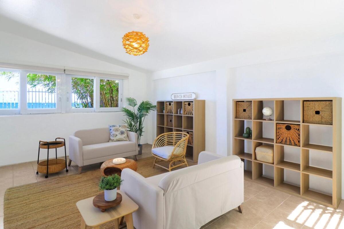Casa Del Mar Beach Front Oasis Apartment *