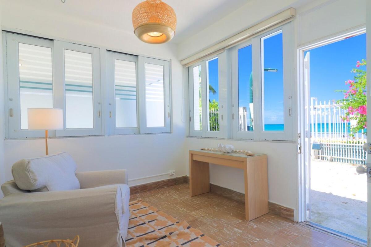 Casa Del Mar Beach Front Oasis Apartment