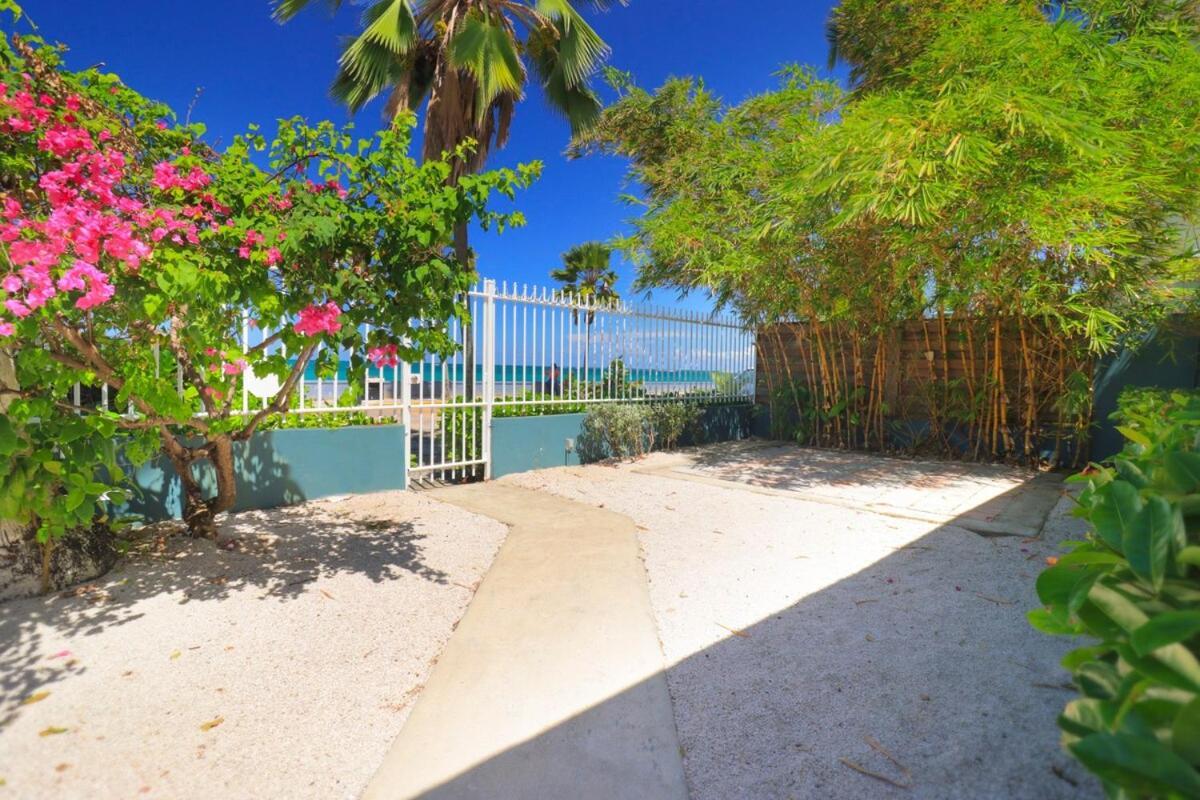 Casa Del Mar Beach Front Oasis Apartment