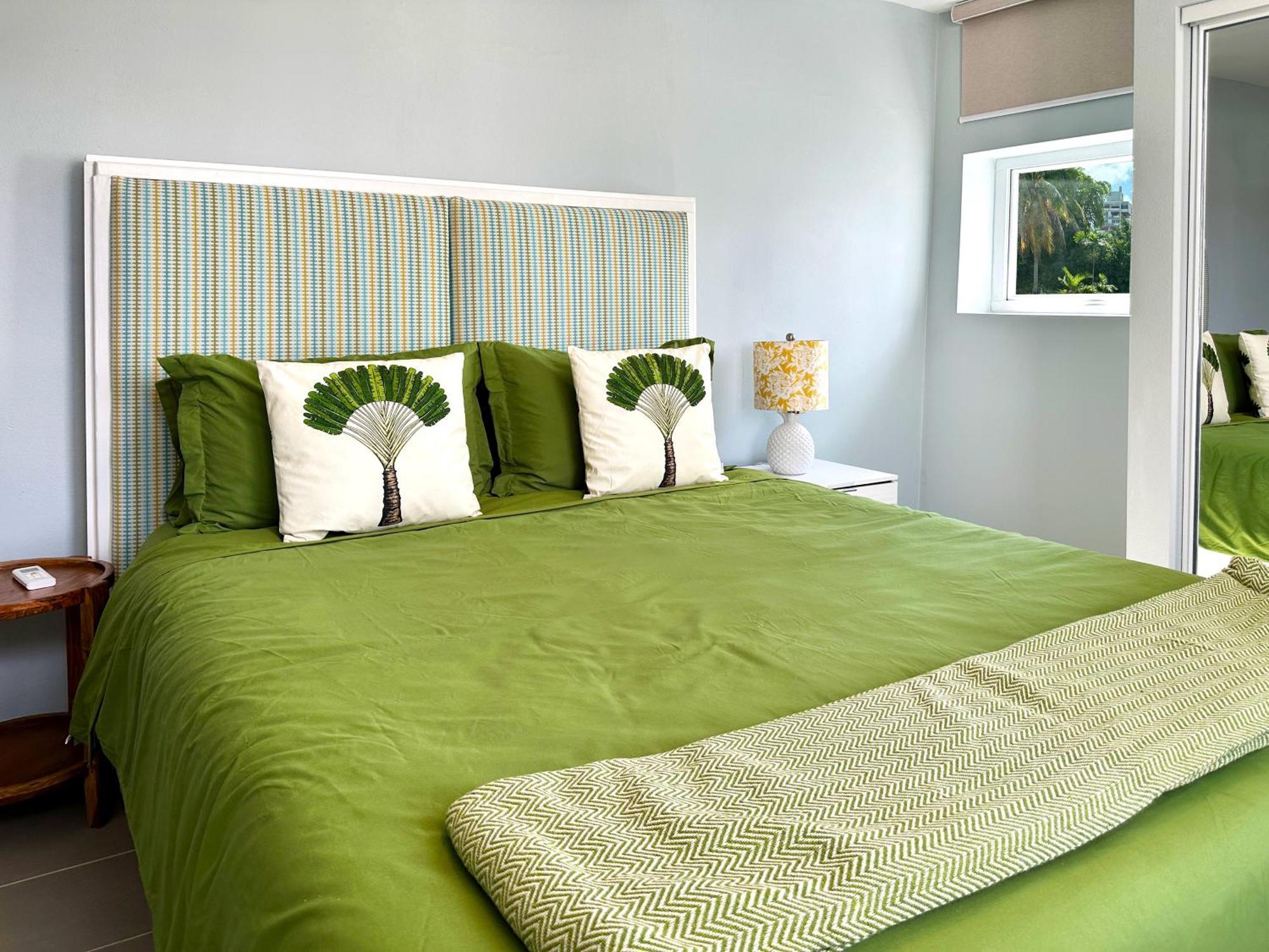 Condado Laguna I 6 Bed 3 Bath Jacuzzi Villa