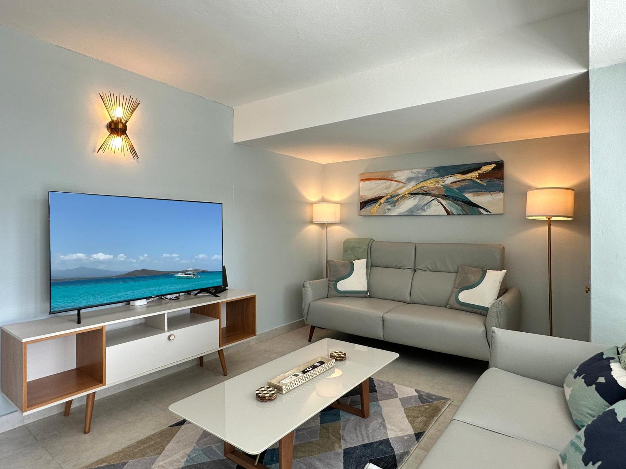 Condado Laguna I 6 Bed 3 Bath Jacuzzi Villa San Juan