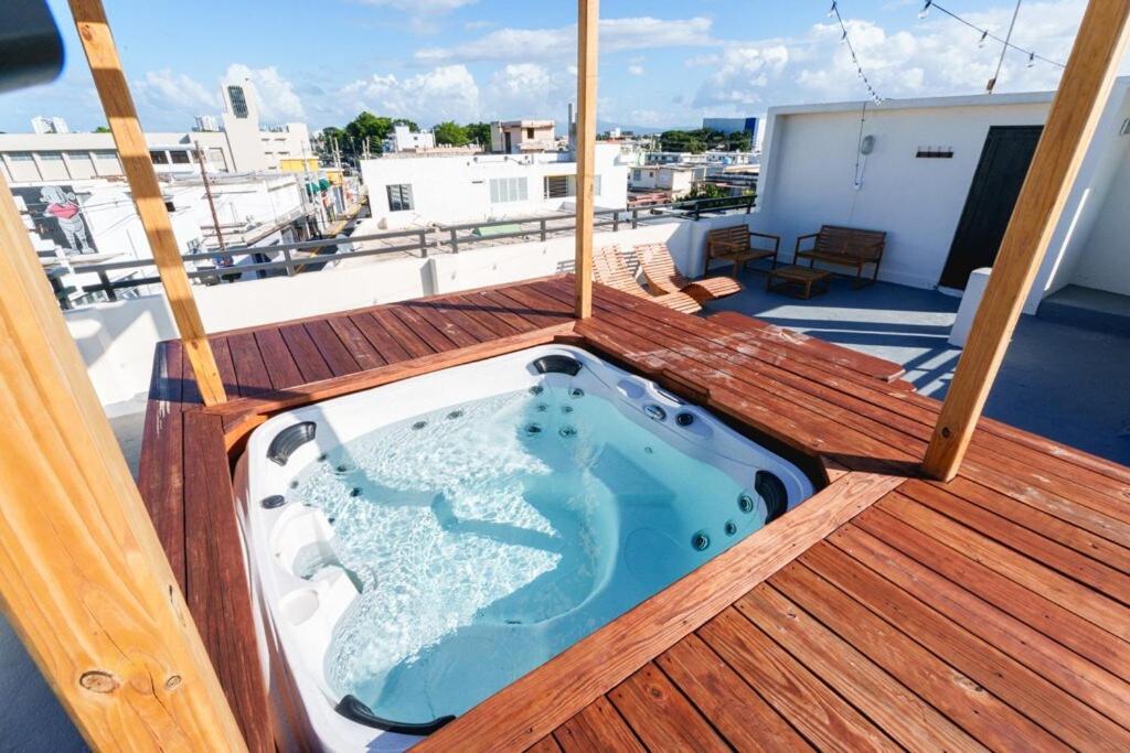 Sunny Escape Pool *