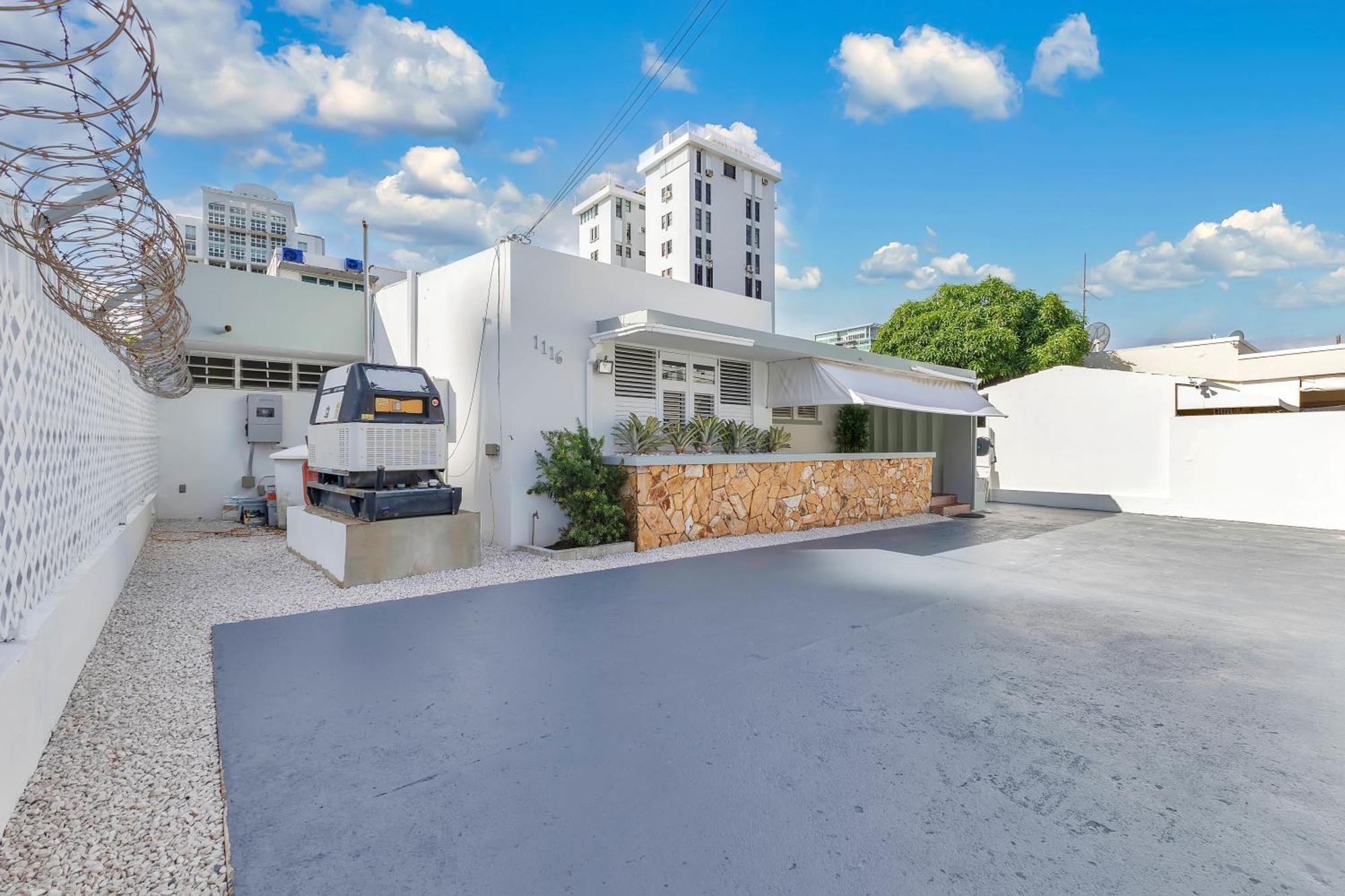 Condado 4 Bed 3 Bath Sleeps 8 Jacuzzi & Free Parking
