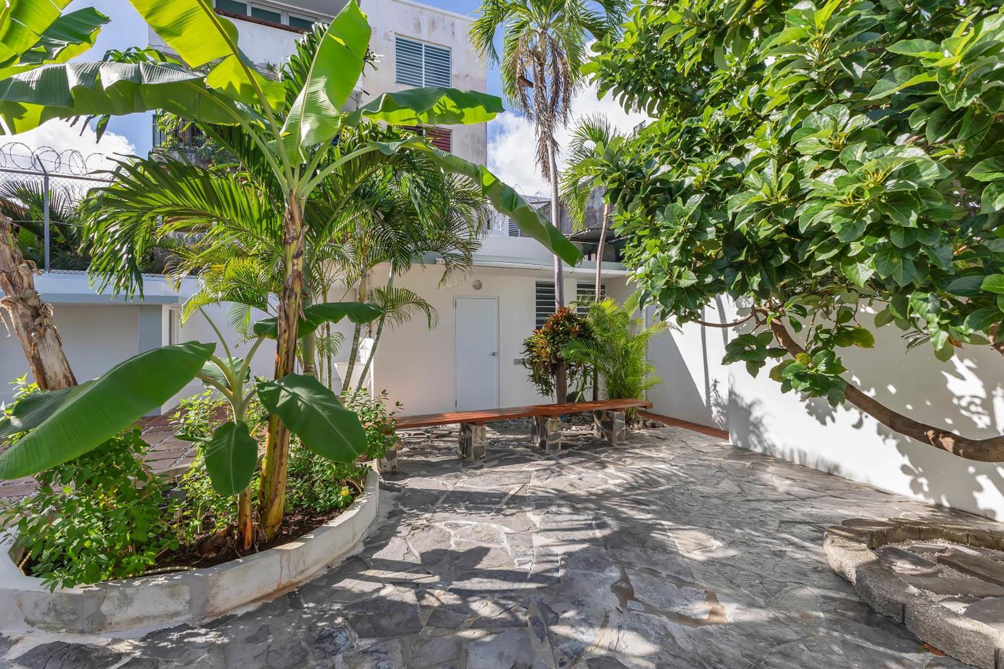 Villa Condado 4 Bed 3 Bath Sleeps 8 Jacuzzi & Free Parking *