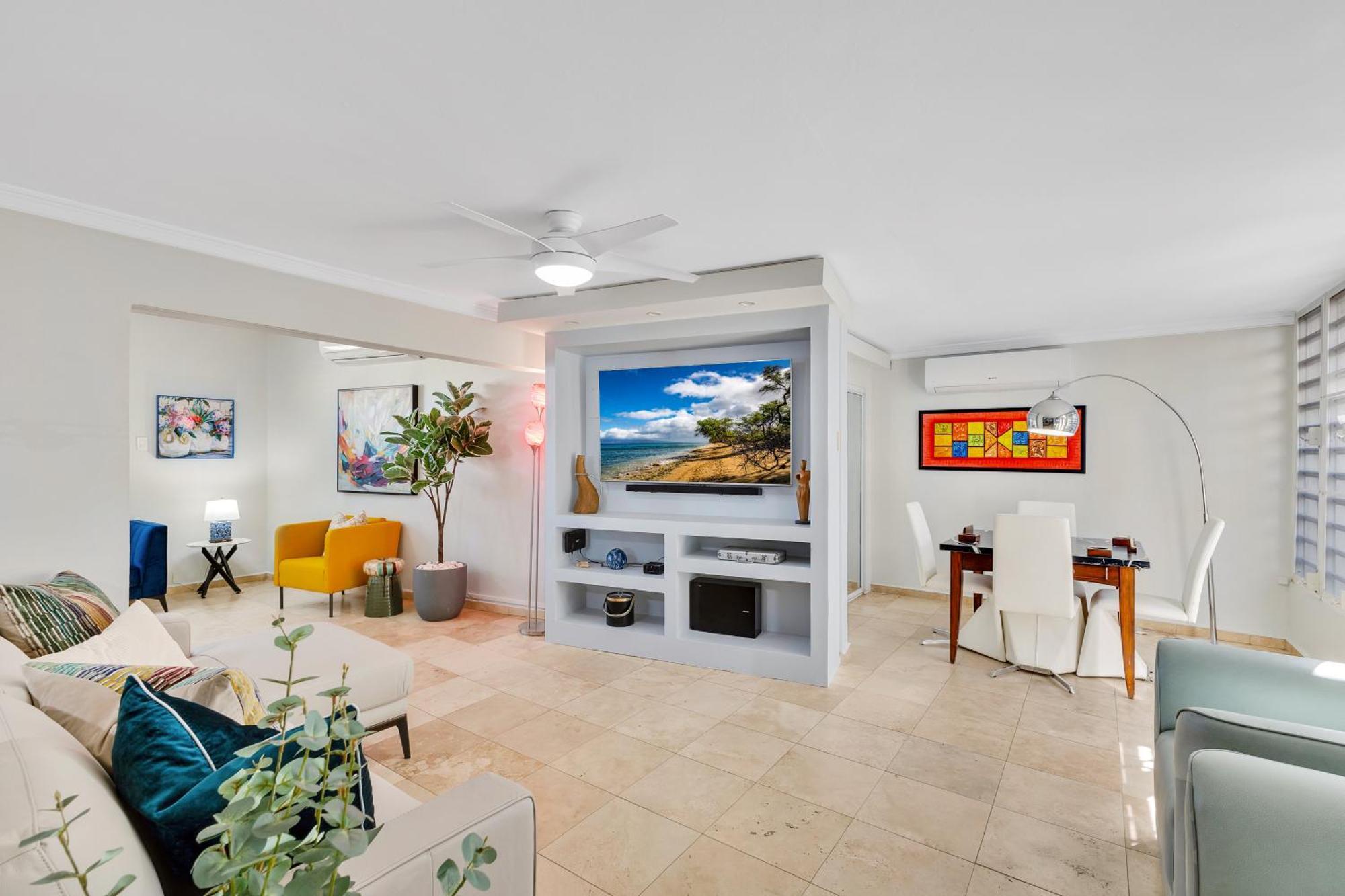 Condado 4 Bed 3 Bath Sleeps 8 Jacuzzi & Free Parking * San Juan