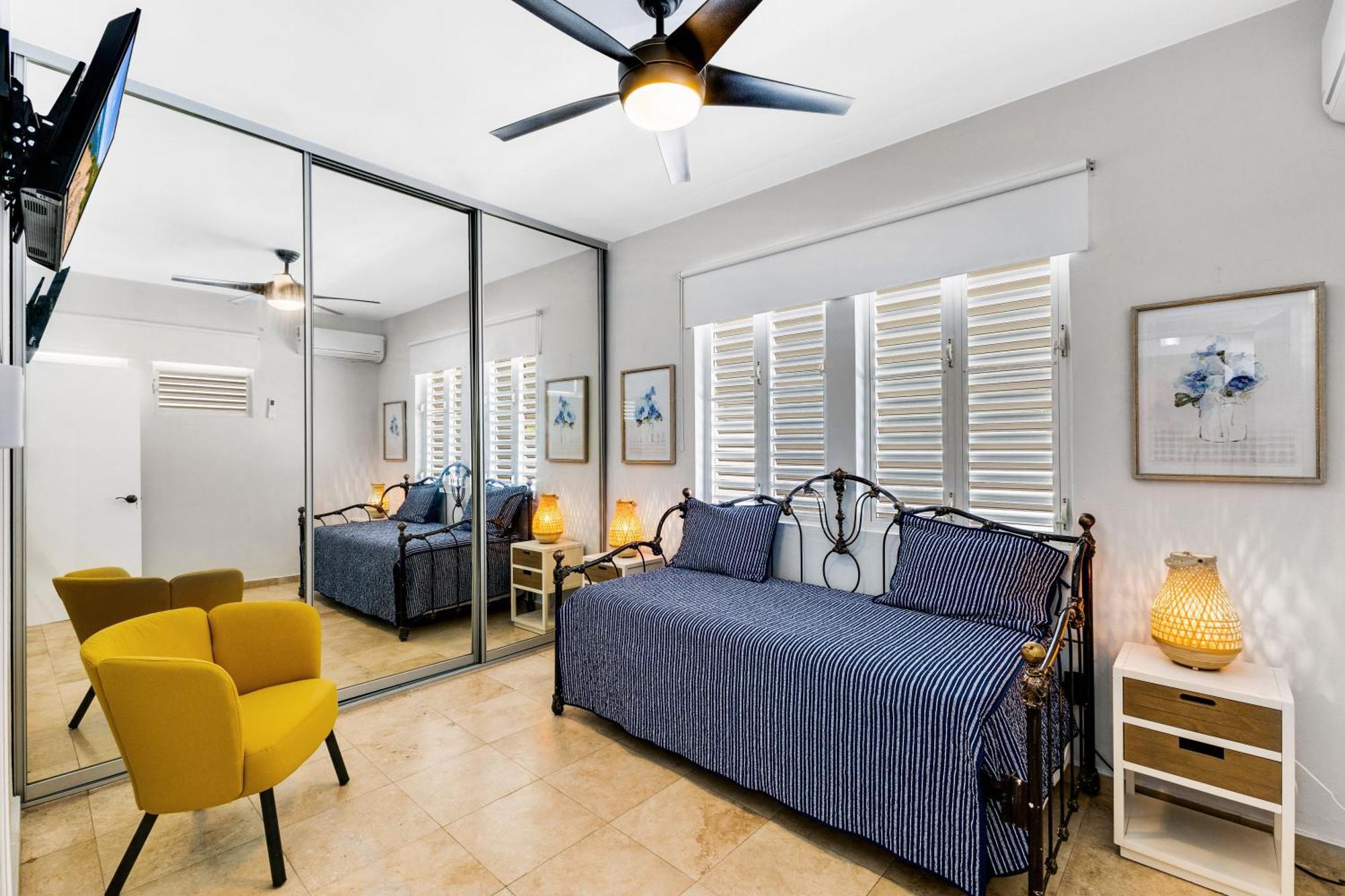 Condado 4 Bed 3 Bath Sleeps 8 Jacuzzi & Free Parking Villa