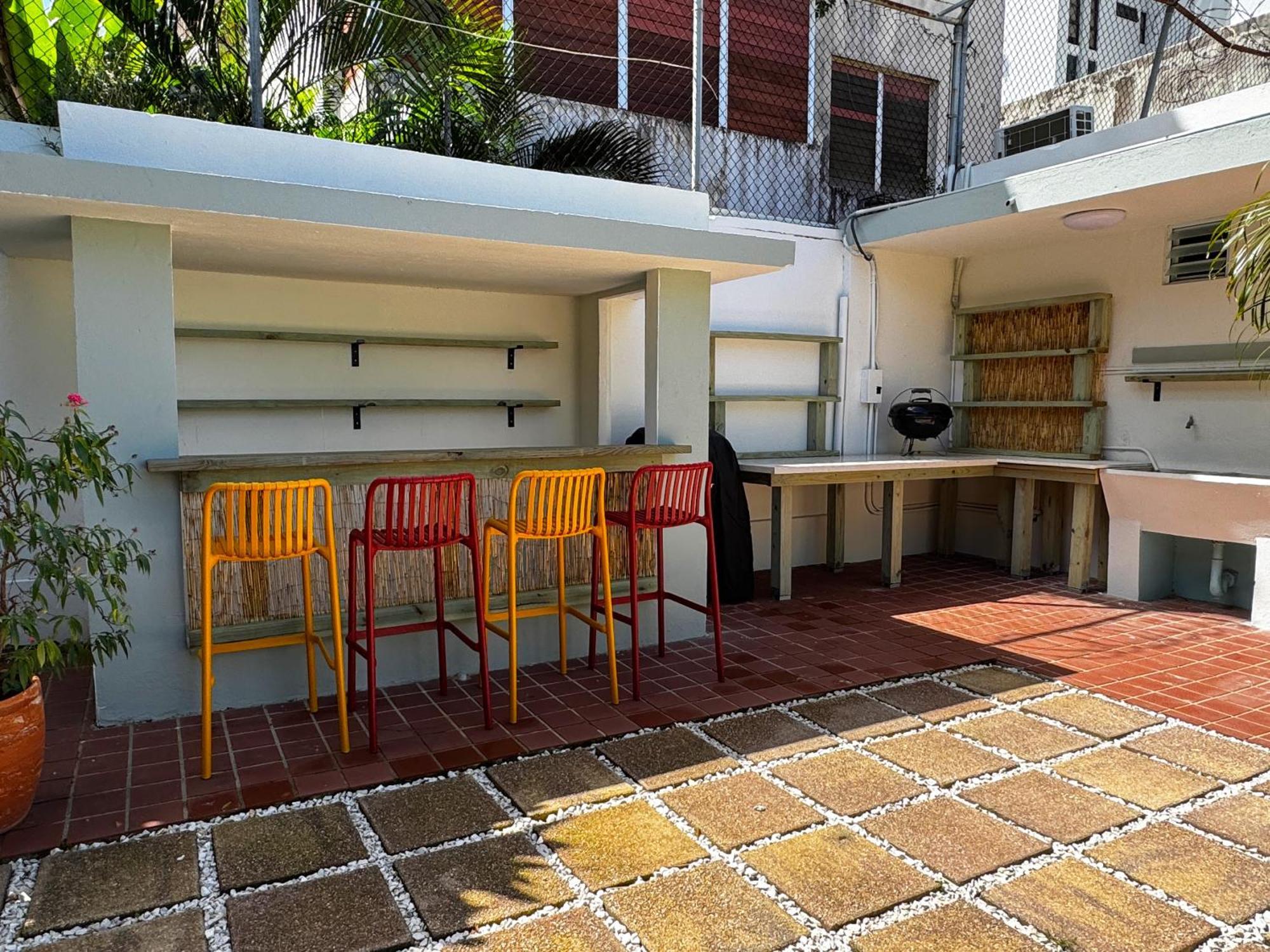 Condado 4 Bed 3 Bath Sleeps 8 Jacuzzi & Free Parking * San Juan