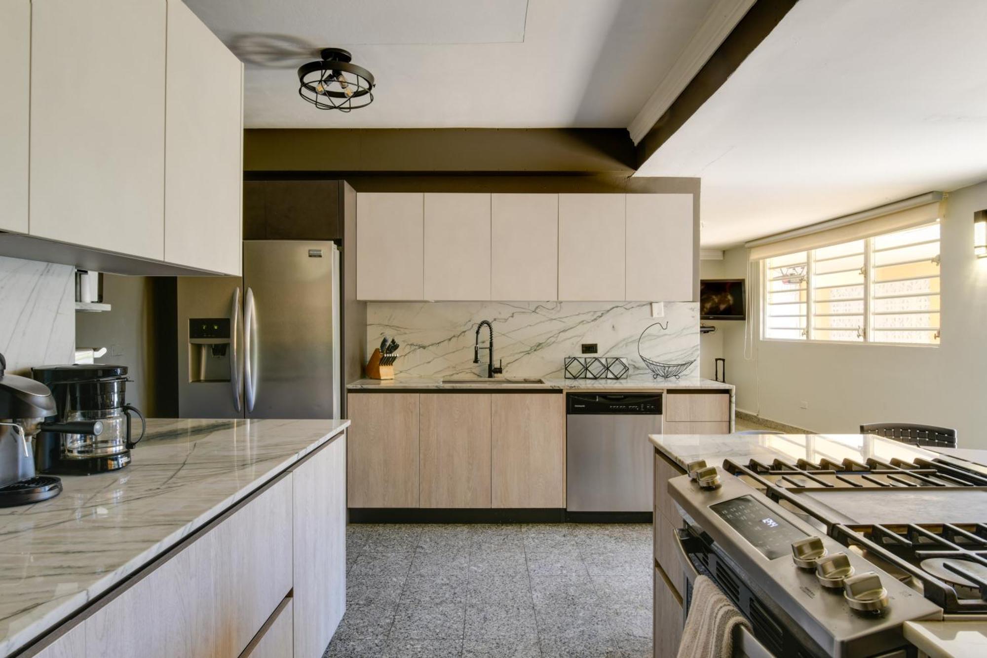 Holiday home House Near With Private Pool And Deck!