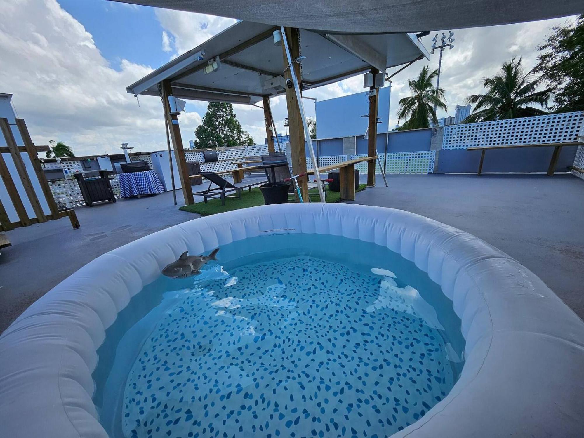 Terrace With Jacuzzi Modern 2