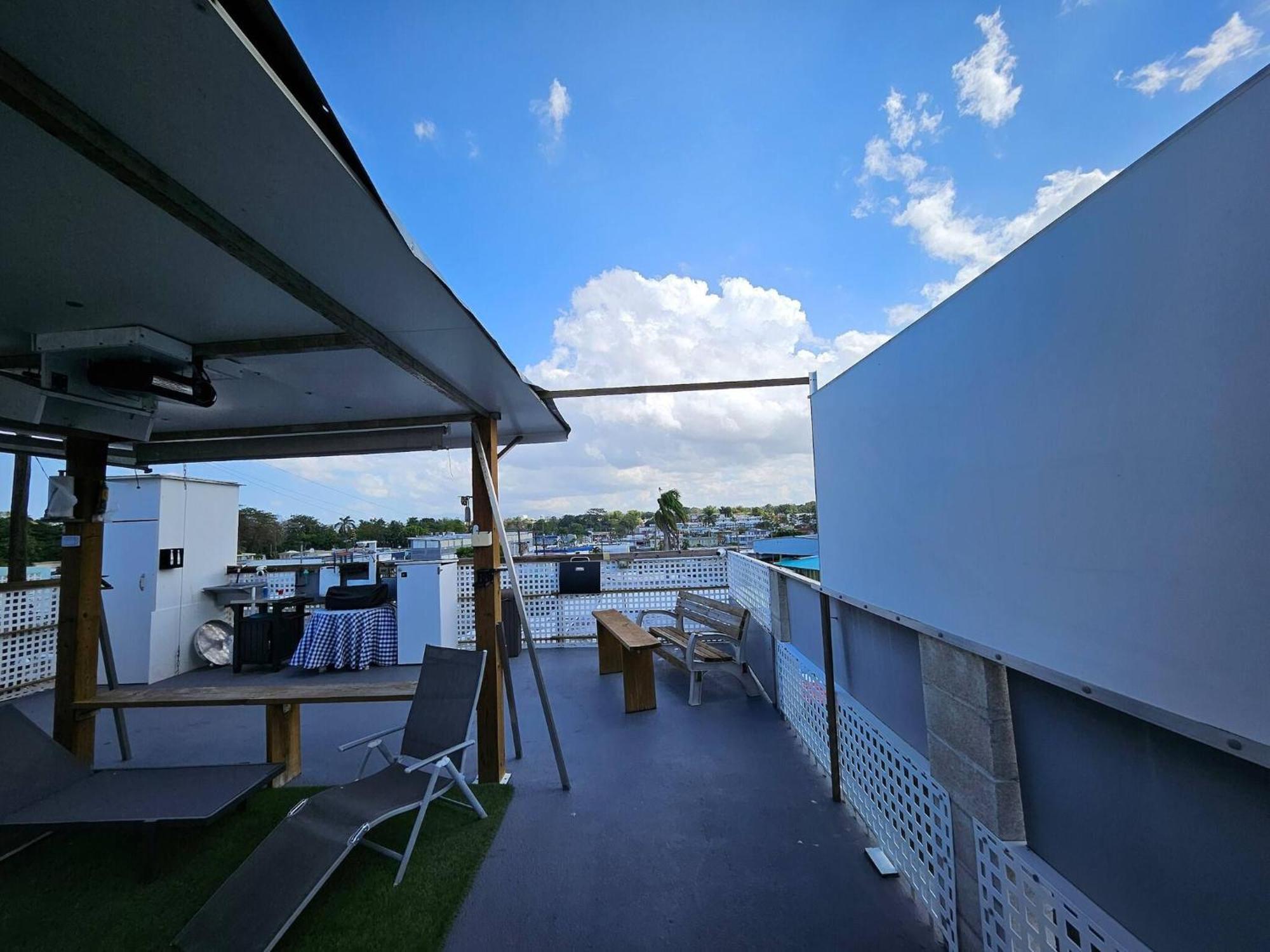 Terrace With Jacuzzi Modern 2 *