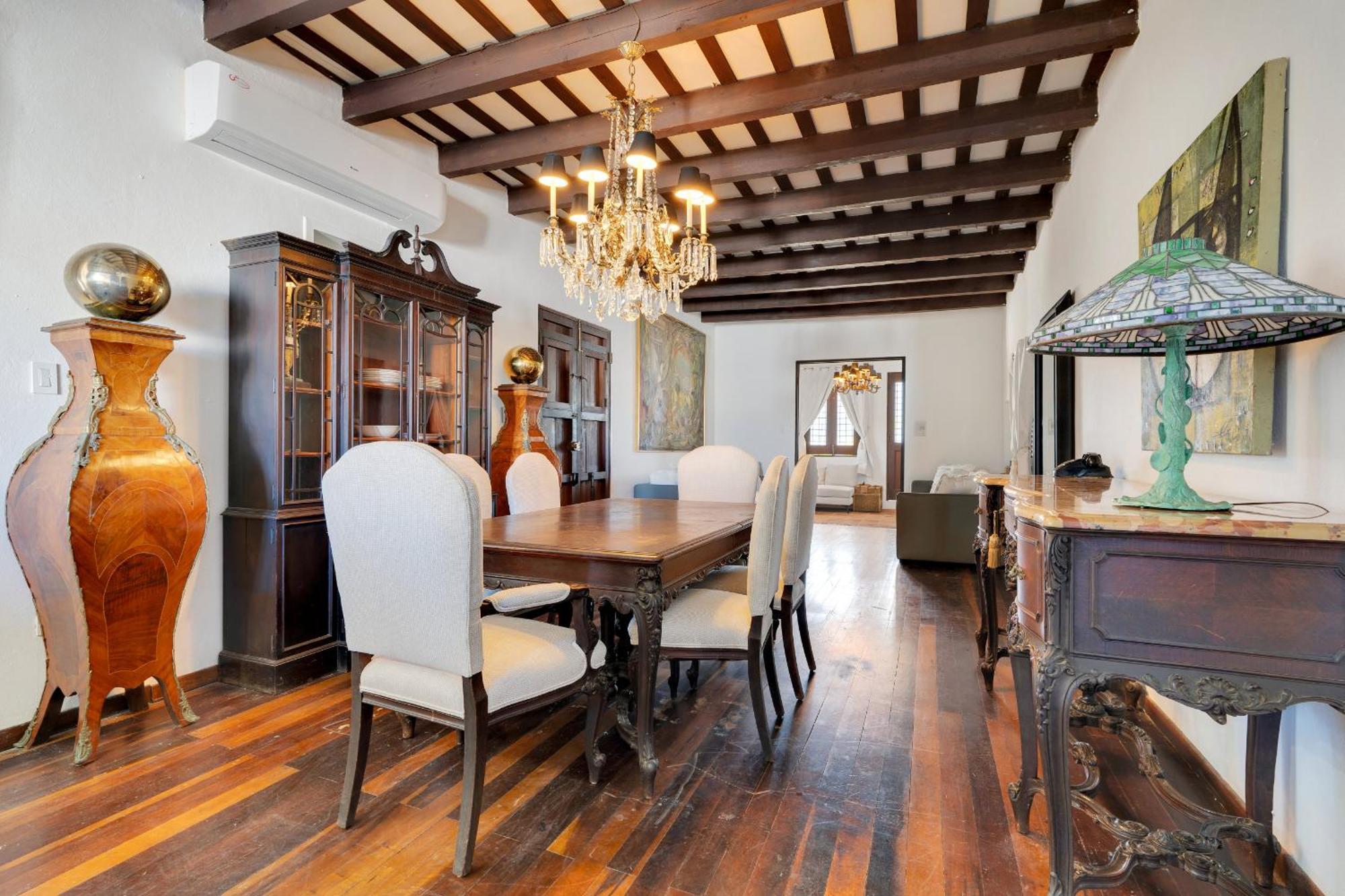 Spacious In The Heart Of Apartment
