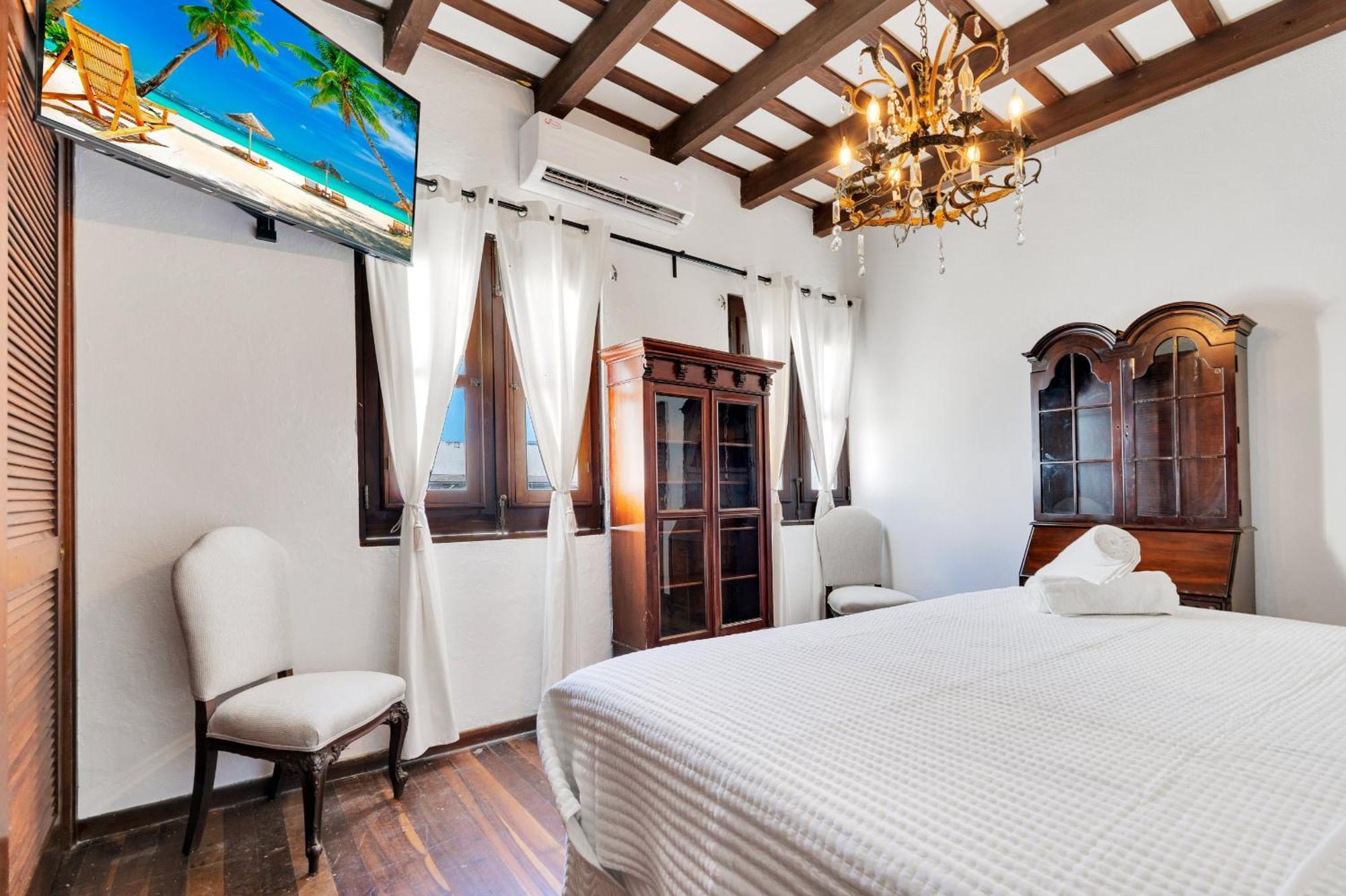 Spacious In The Heart Of Apartment