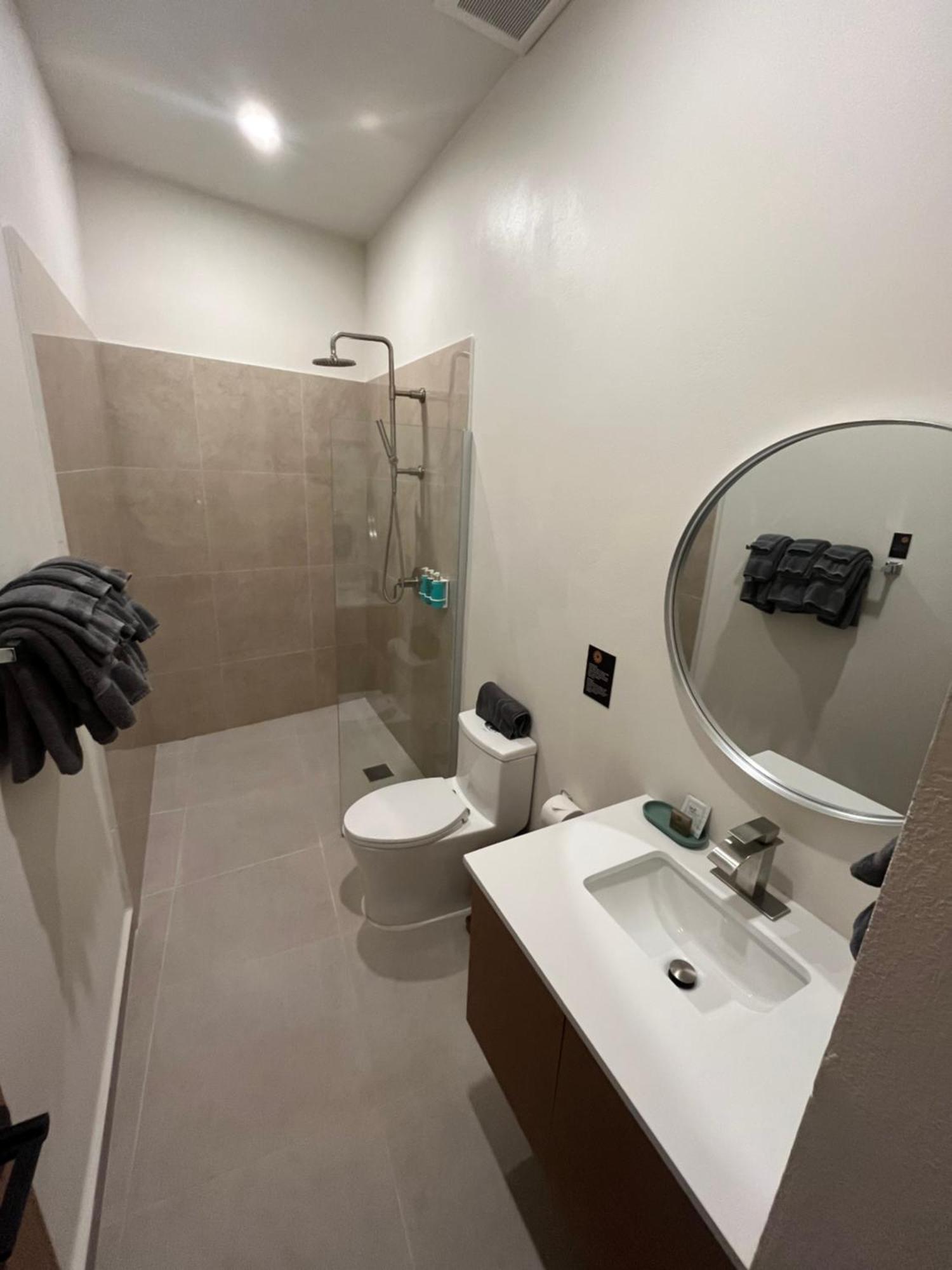 Hotel The Looking Glass
